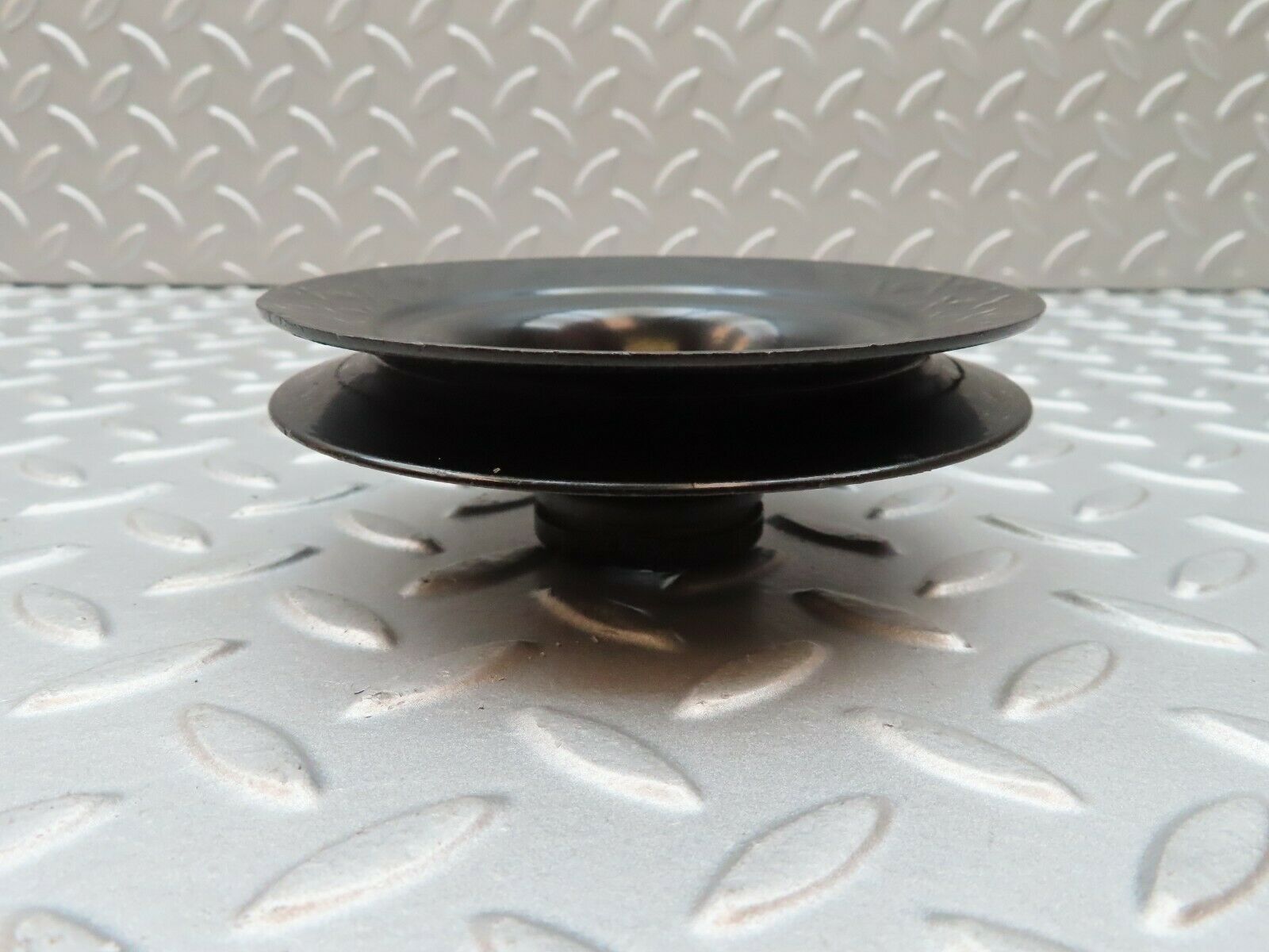 3895 Mercedes-Benz S123 200T Wagon Power Steering Pump Pulley 1022300015