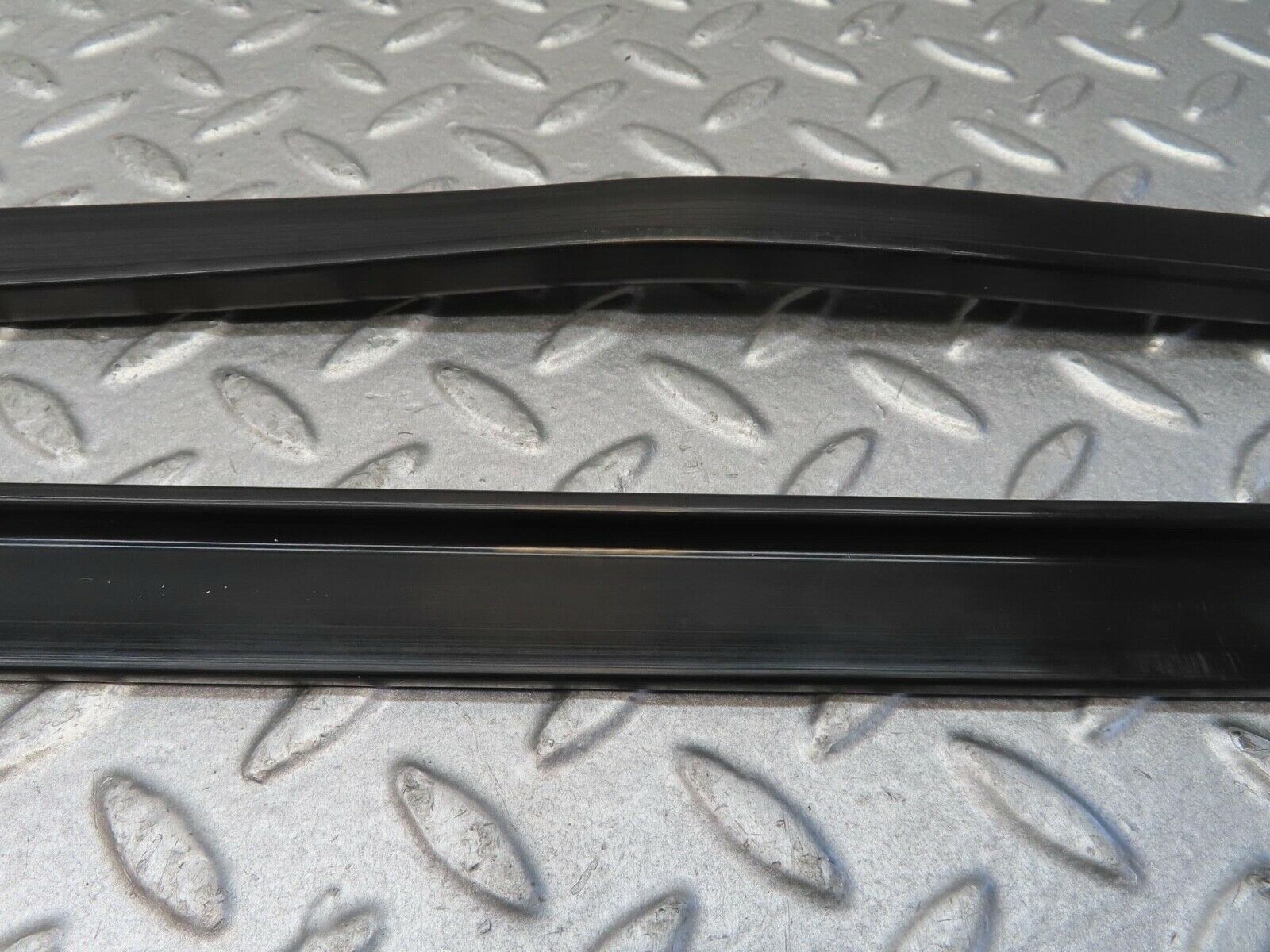 13691 Mercedes-Benz W123 200 Seat Belt Runner Pair