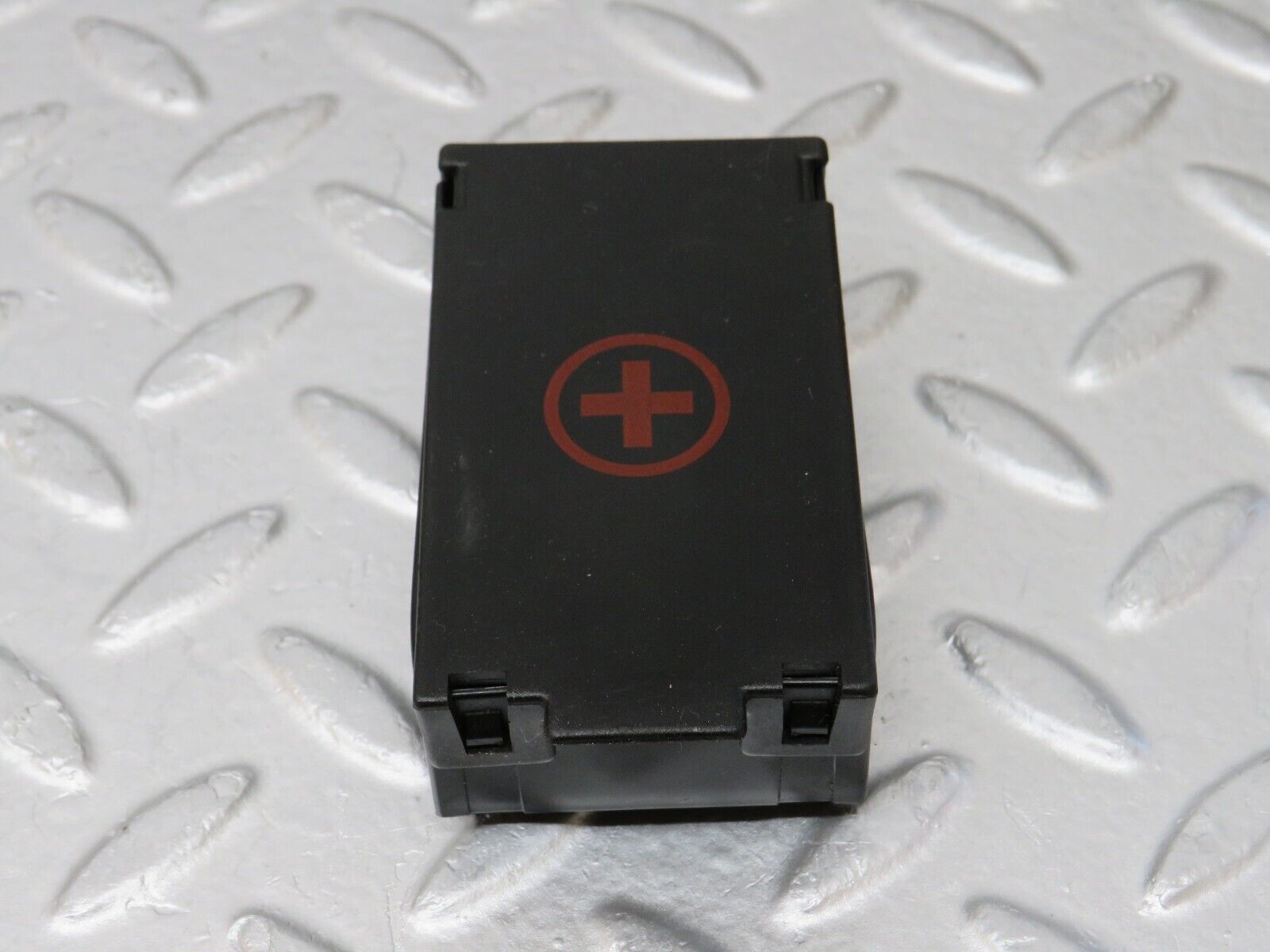 35073 Mercedes-Benz W210 320E Battery Positive Terminal Cover Lid 2105451303
