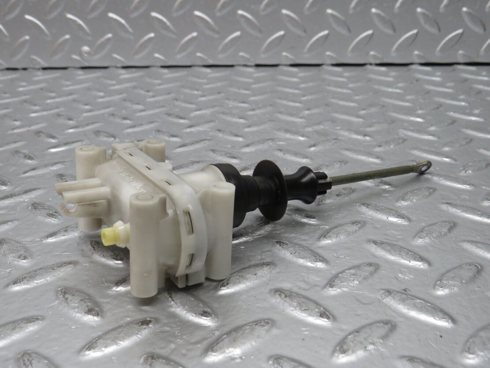 31640 Mercedes-Benz W201 190LE 1.8L Door Lock Vacuum Actuator Rear Left