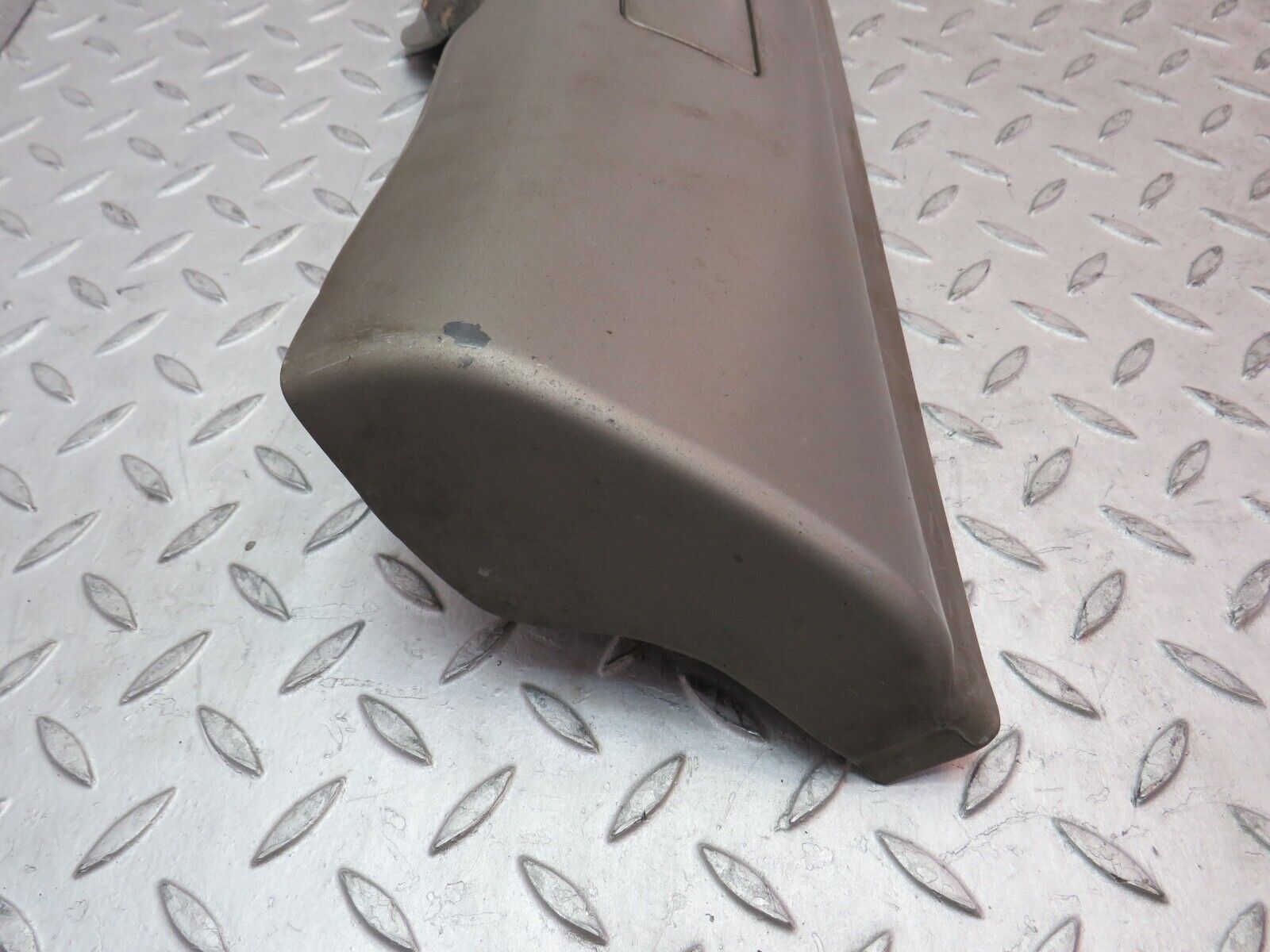 36326 Mercedes-Benz W126 420SE Side Skirt Right 1266905040 1266980230 1266980430