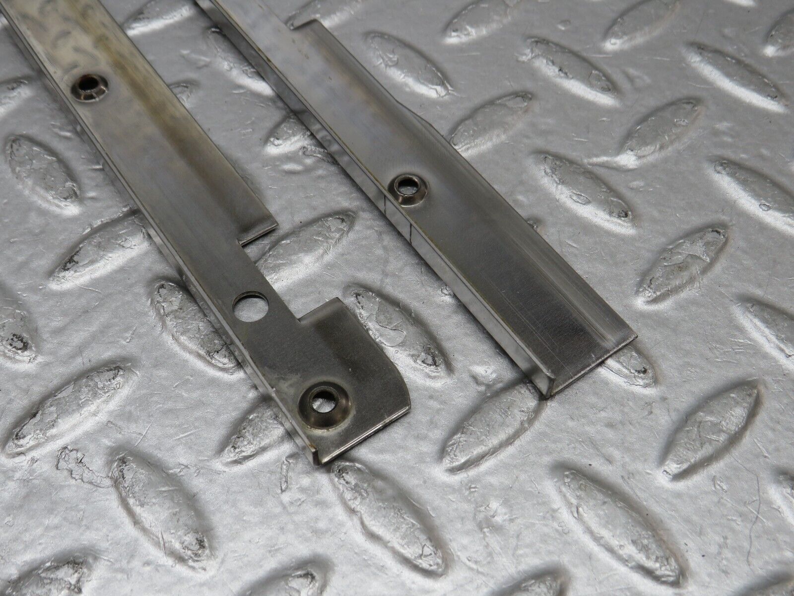 36215 Mercedes-Benz W126 420SE Sunroof Chrome Trim Set