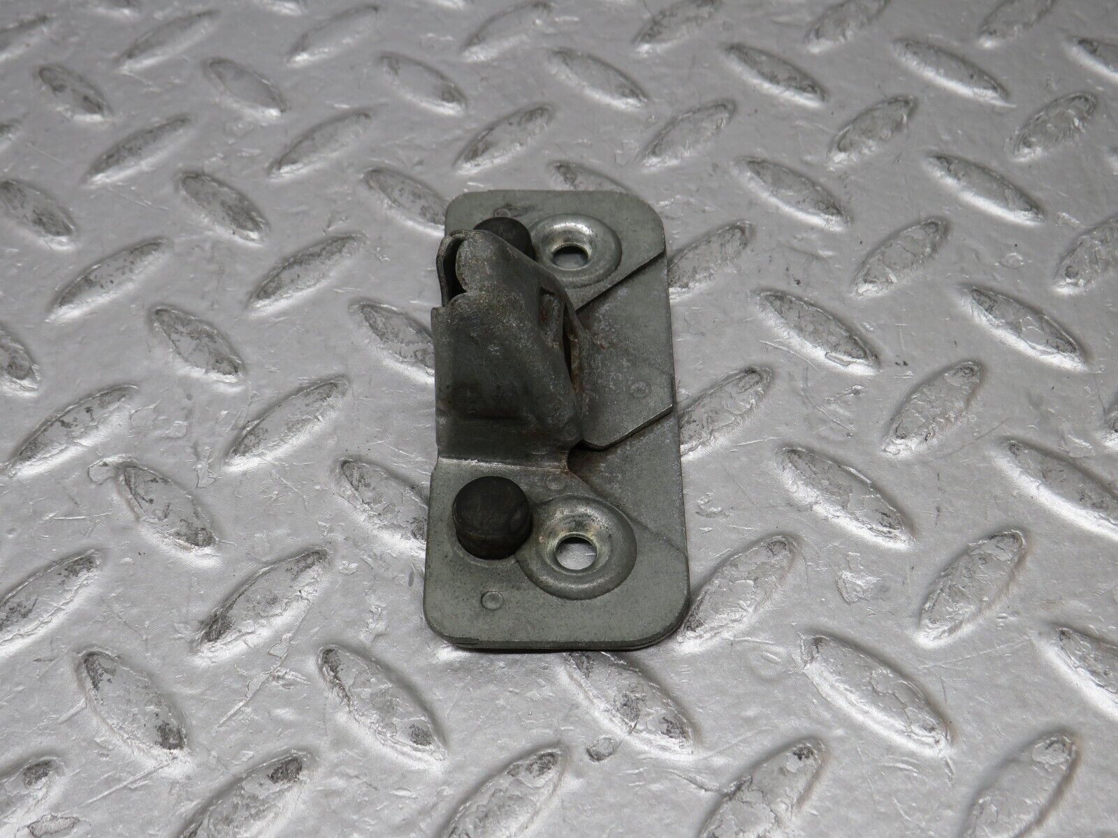 37321 Mercedes-Benz W109 300SEL Trunk Lock Latch