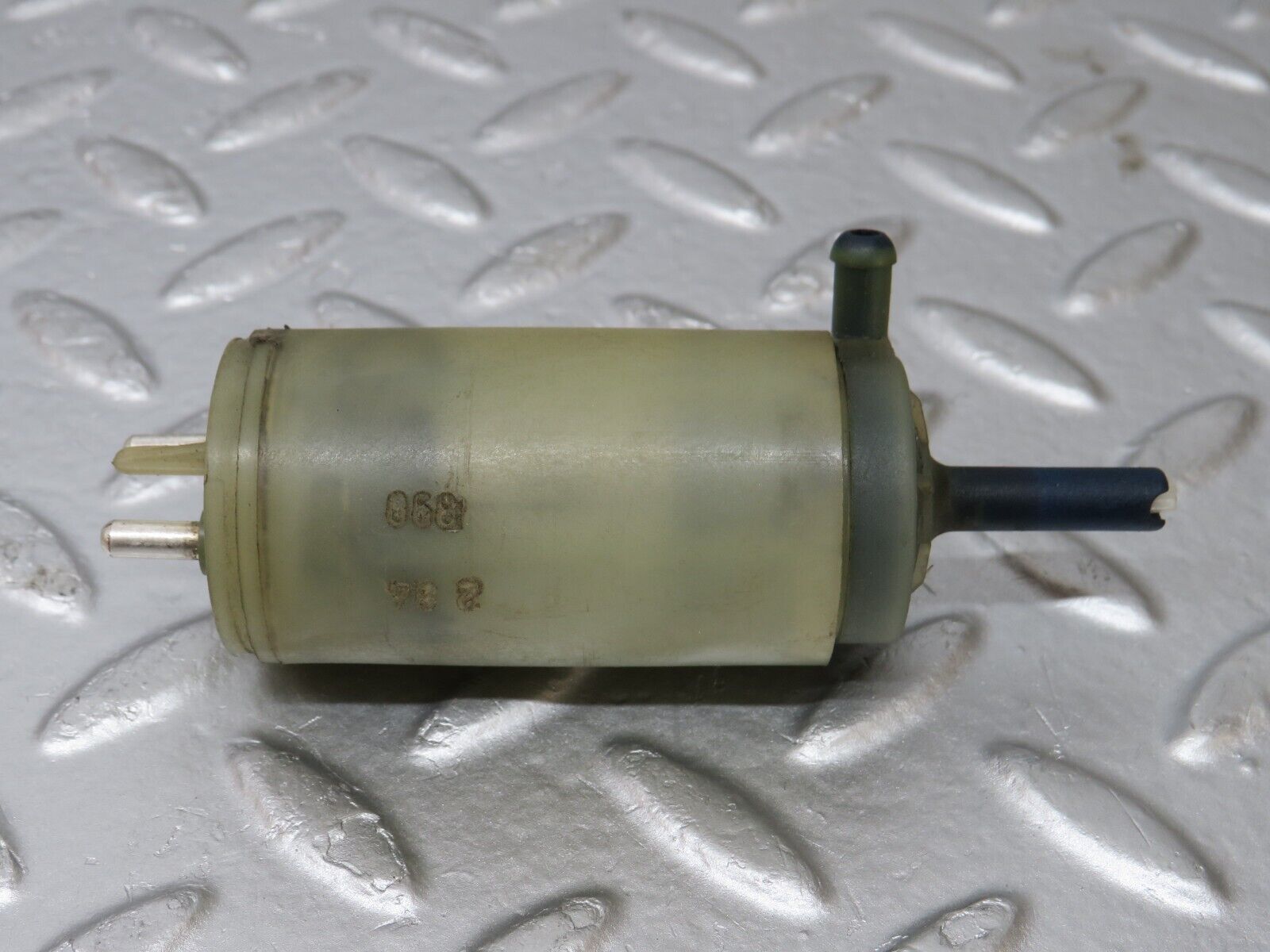 33918 Mercedes-Benz W124 260E Windscreen Washer Pump VDO