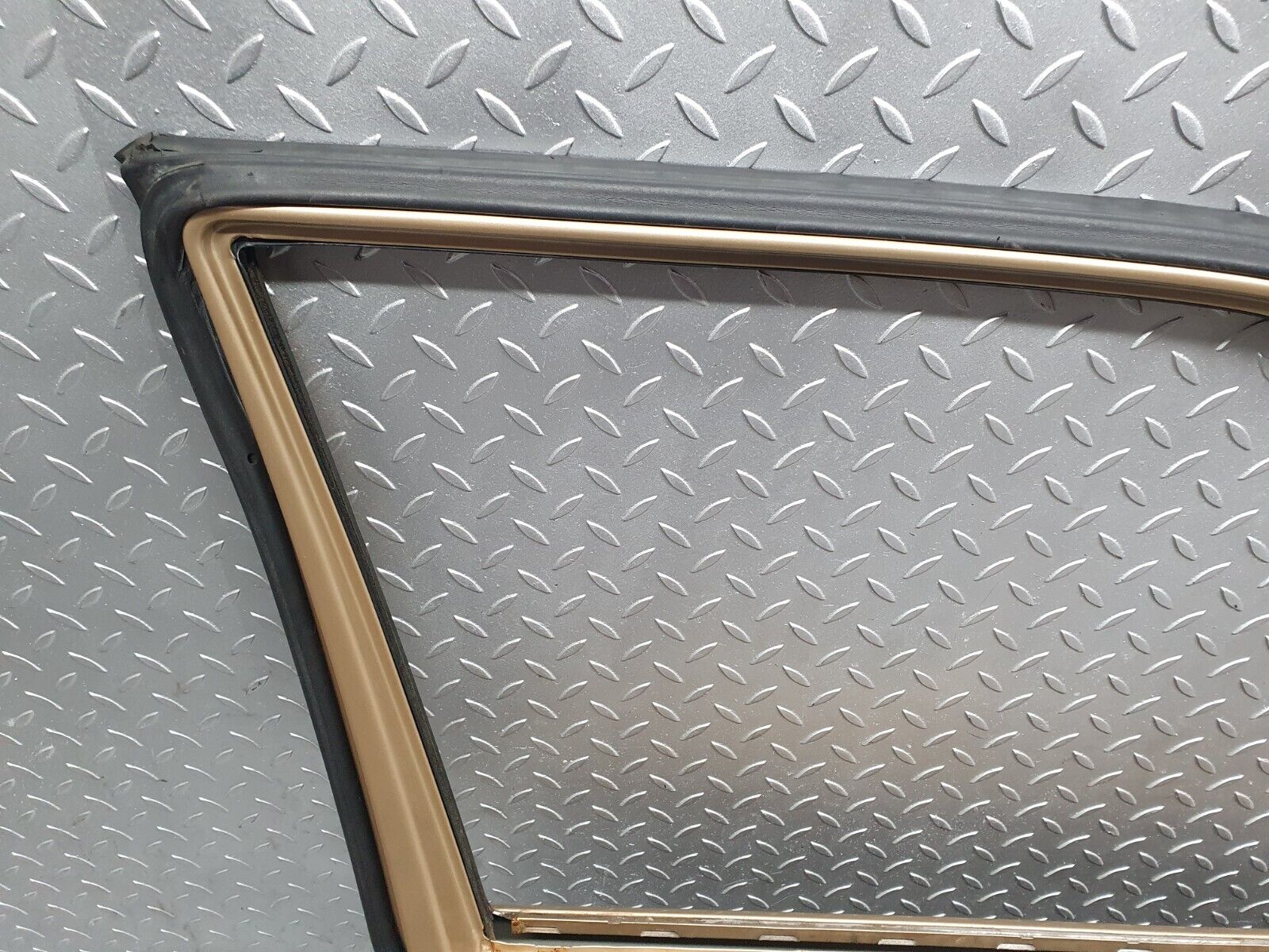 41368 Mercedes-Benz W124 200E Front Left Door