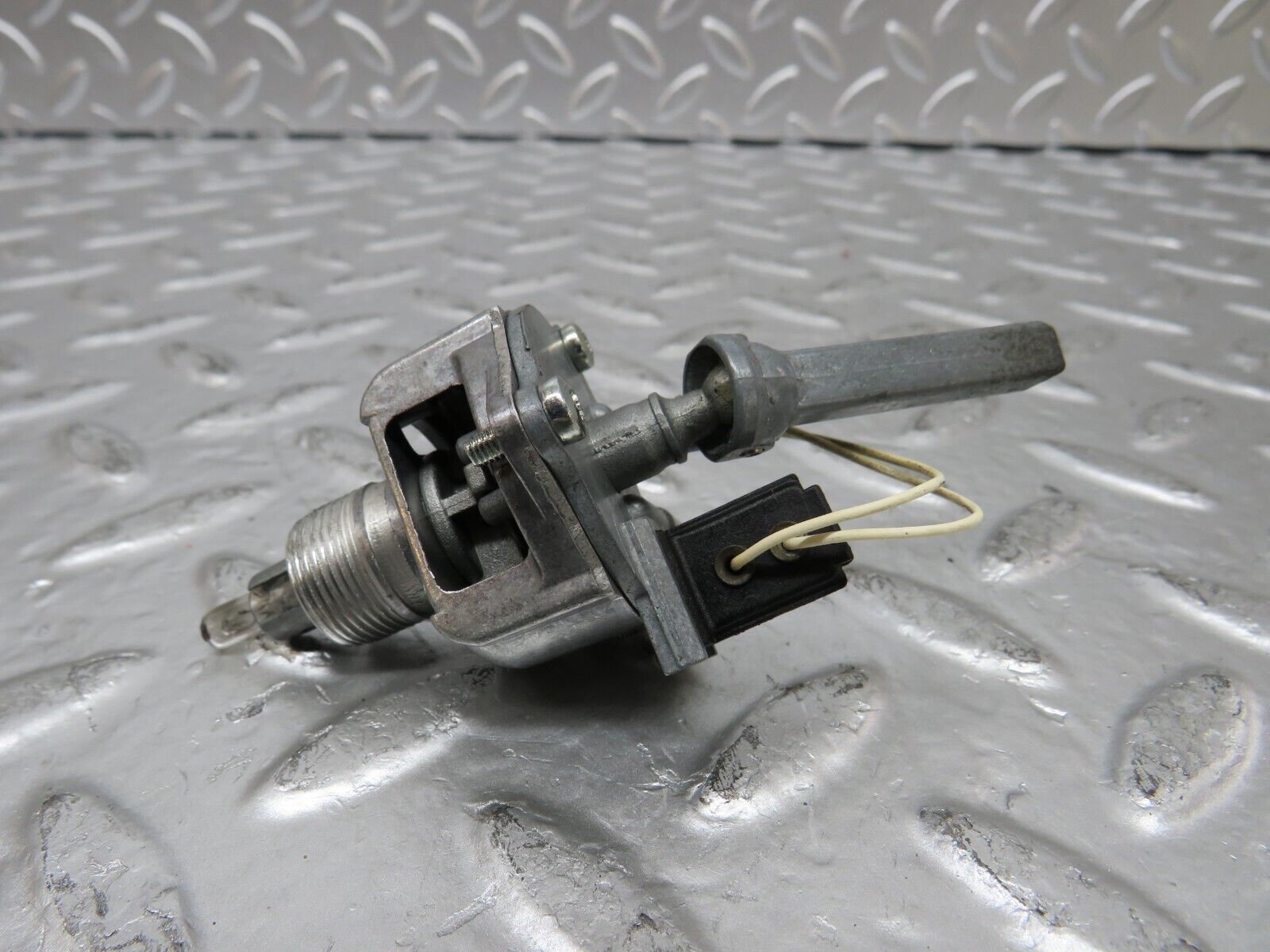 25192 Mercedes-Benz W201 190D Heater Control Switch 2018300285