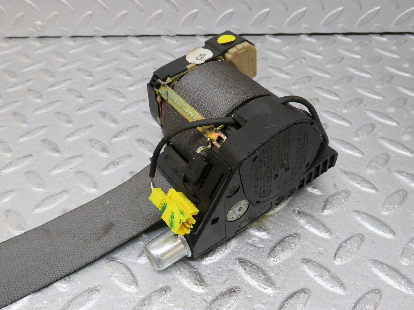 35279 Mercedes-Benz W221 Rear Seat Belt Set & Buckles 2218600485 2218600385