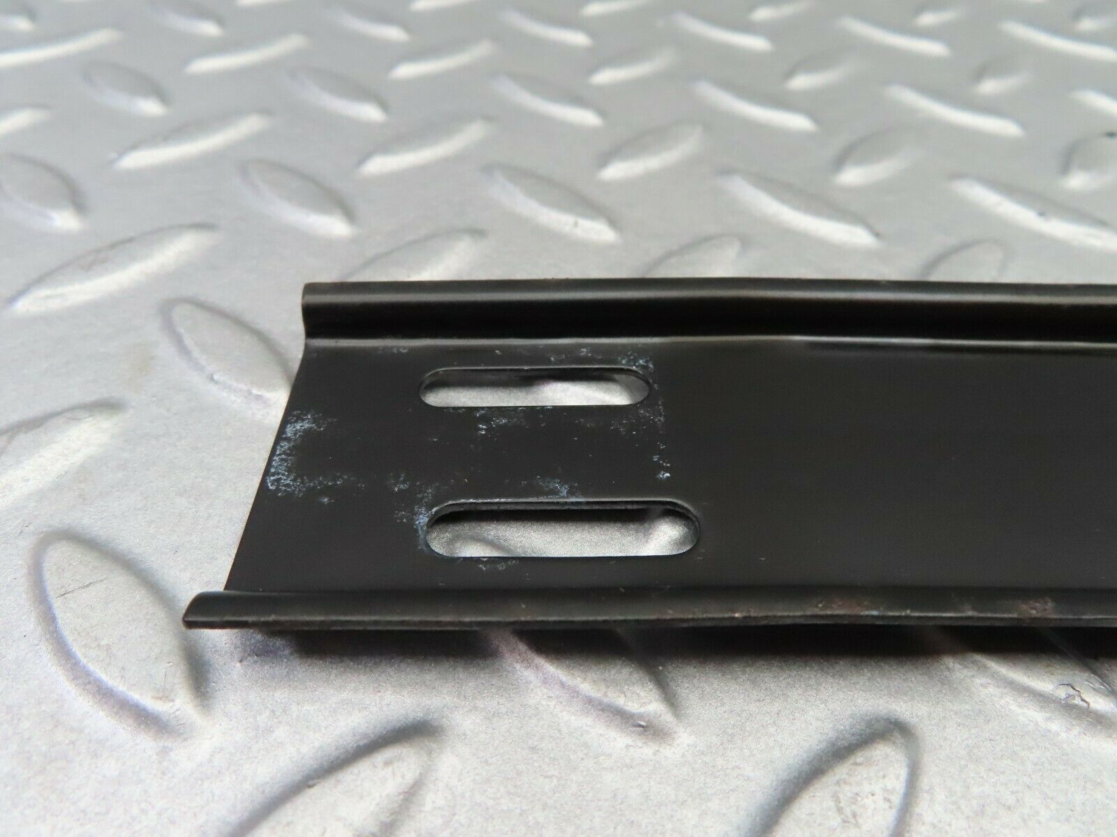 6385 Mercedes-Benz W126 380SE Sunroof Moving Plate