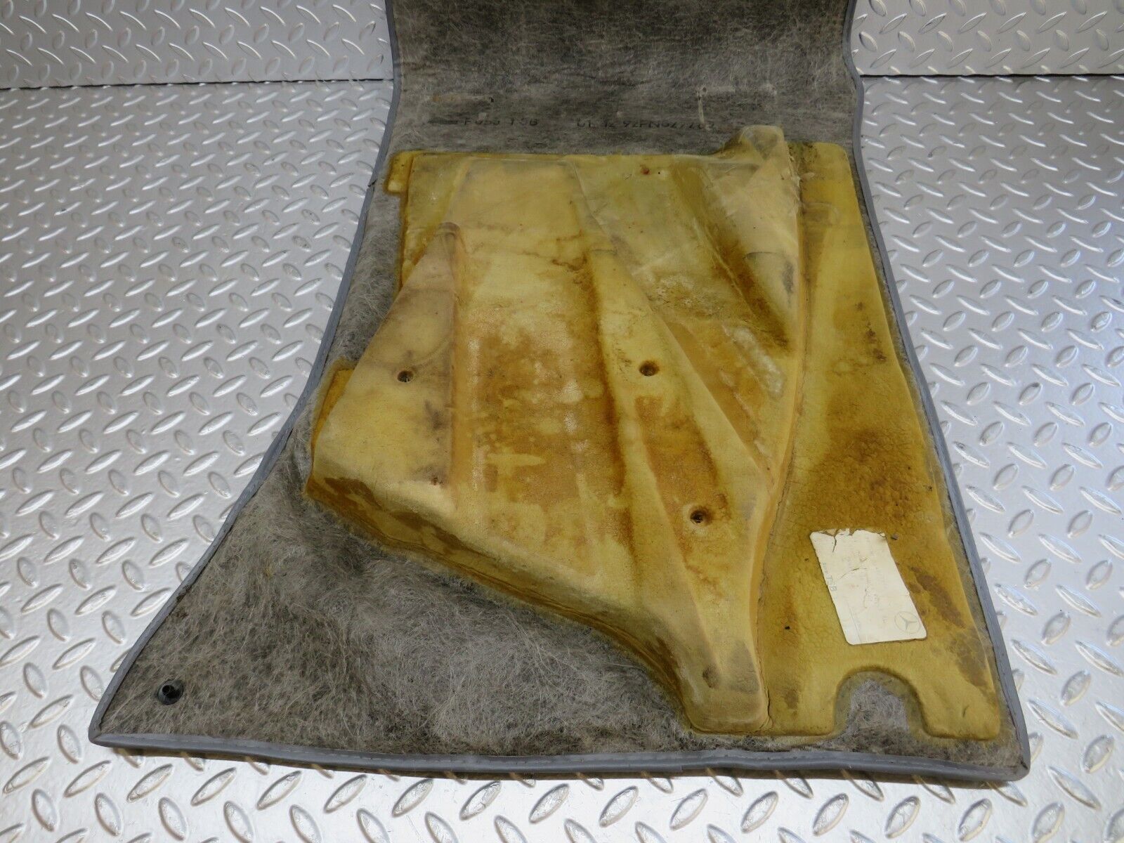 26493 Mercedes-Benz C124 220CE Coupe Front Left Floor Mat 1246805140