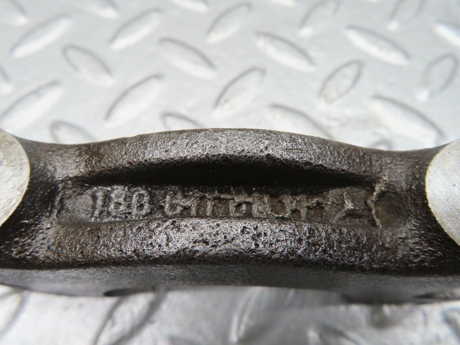 12874 Mercedes-Benz W111 220SE Crankshaft Bearing Holder Block 1800110011