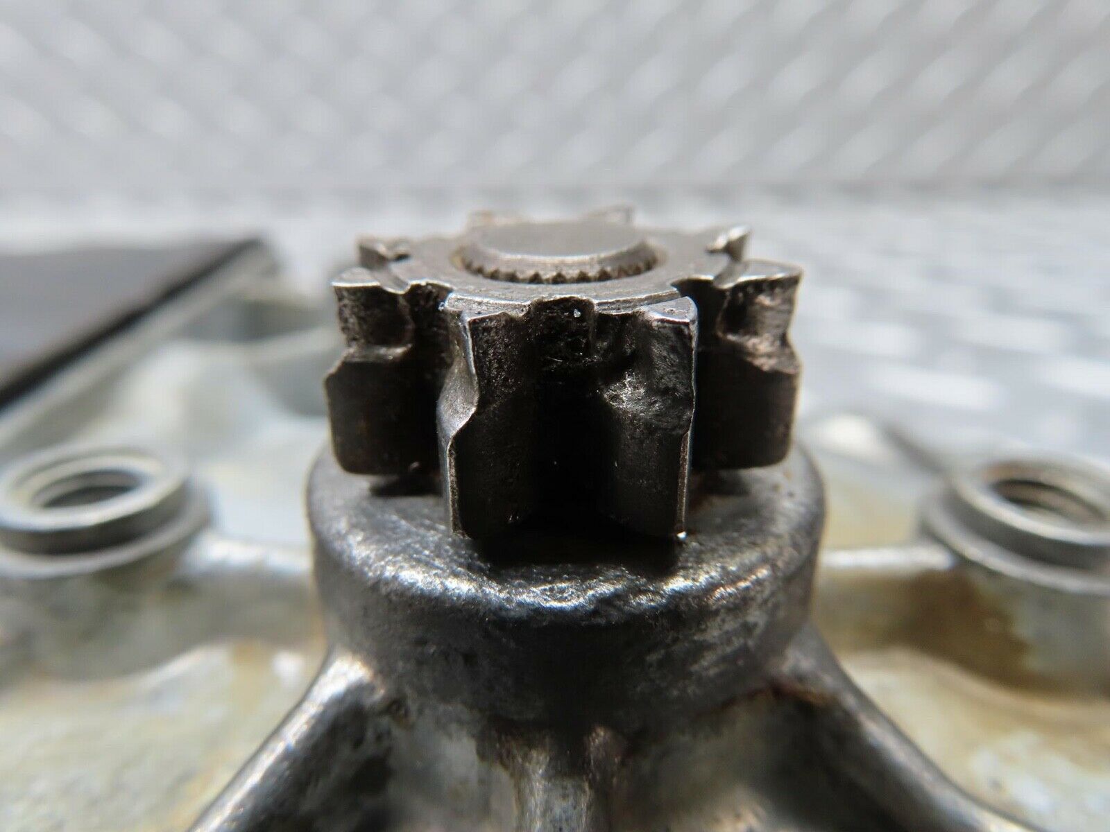 12422 Mercedes-Benz W108 280SE 3.5 Window Regulator Motor Front Right 0132001102