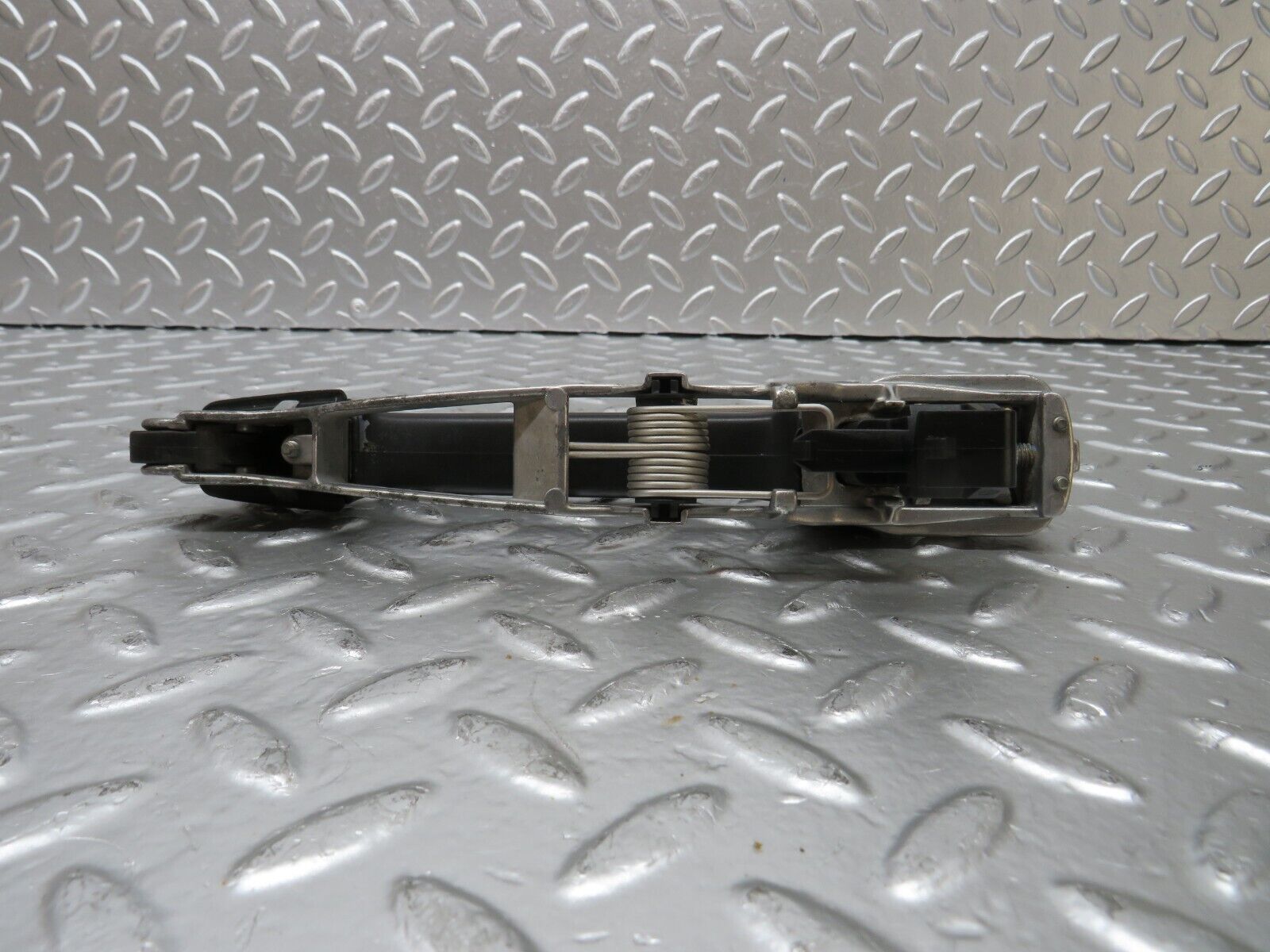 25210 Mercedes-Benz W201 190D Exterior Door Handle Rear Left