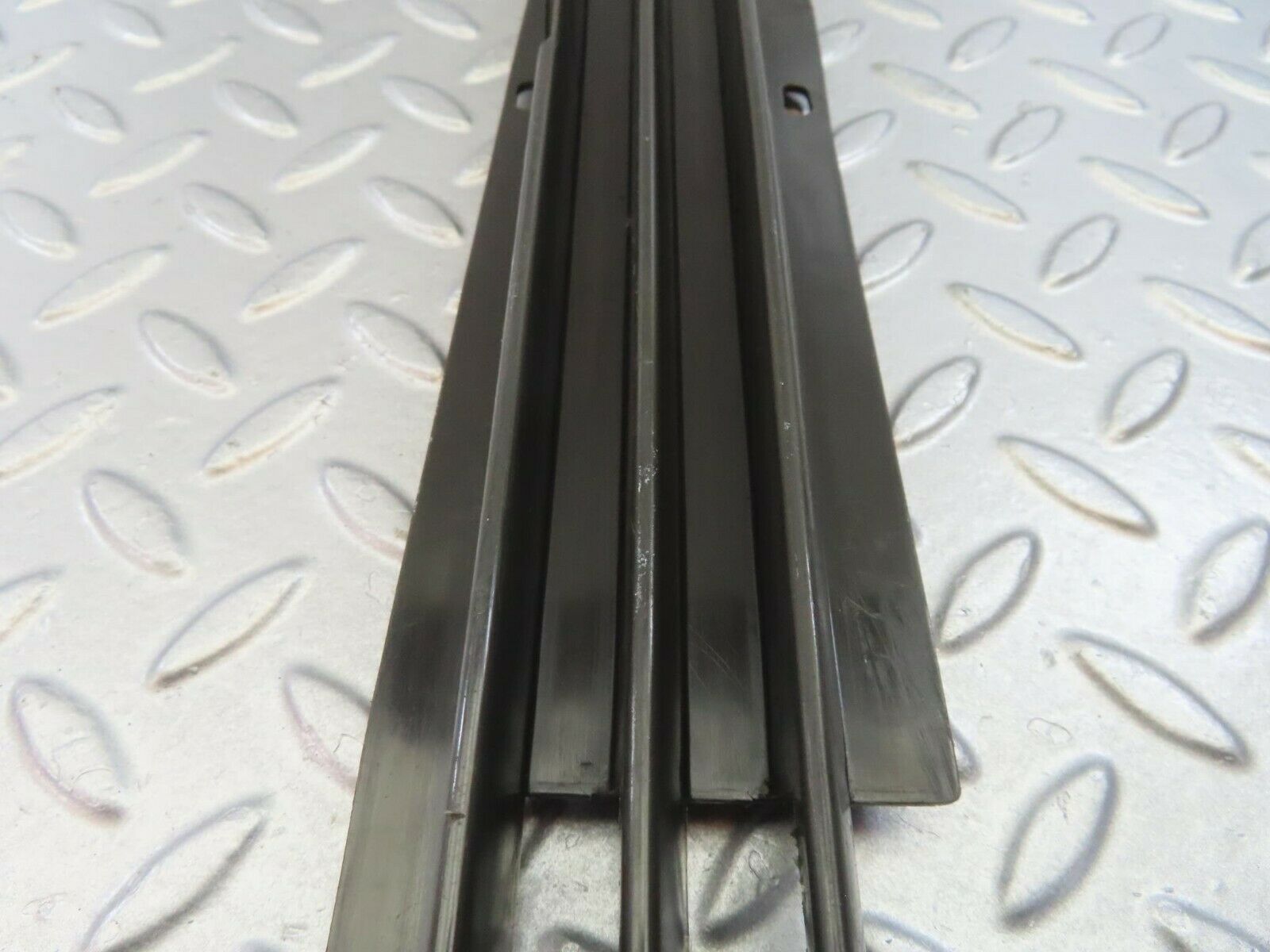 8861 Mercedes-Benz W115 Front Lower Grill Right