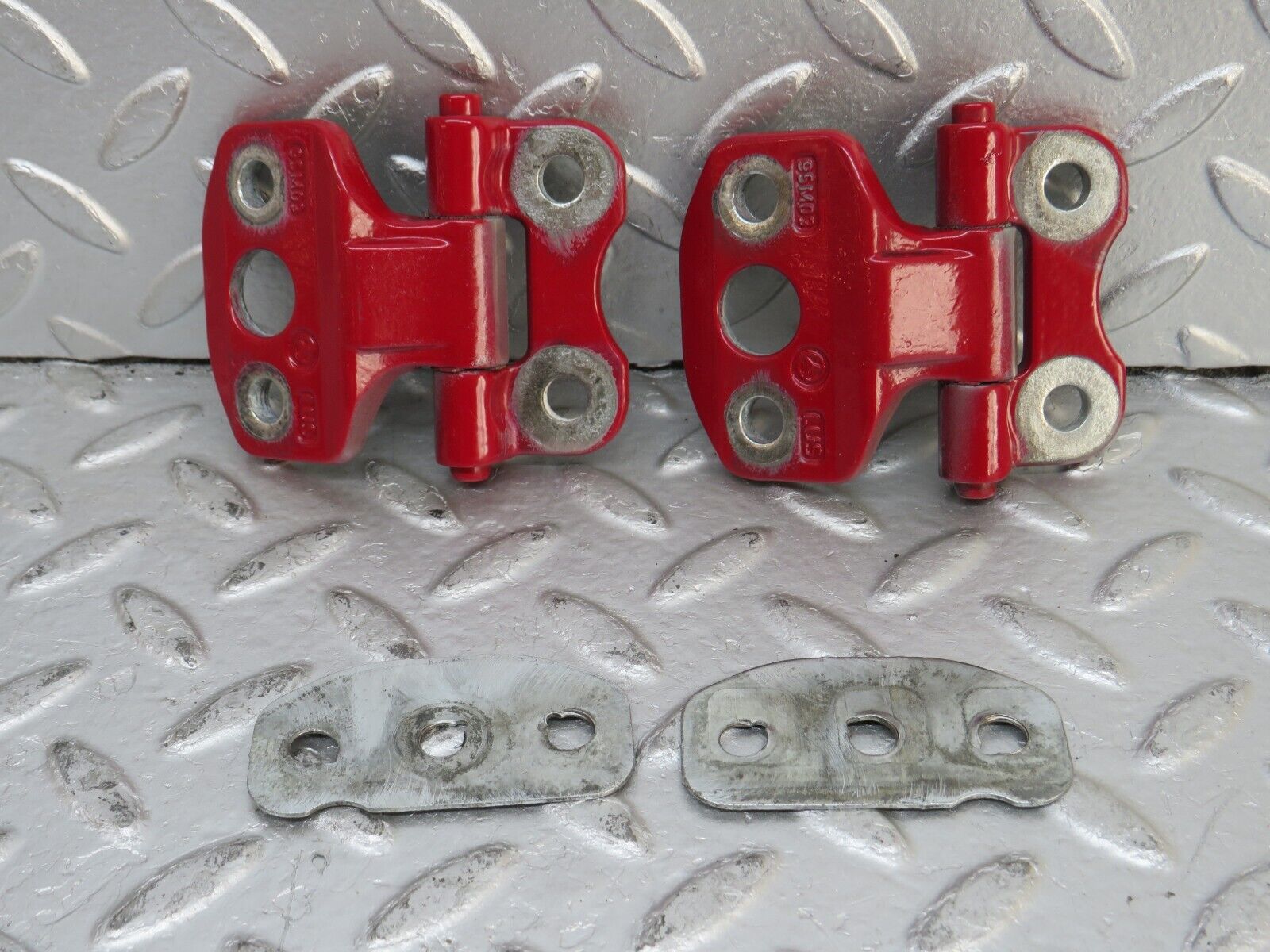 33370 Mercedes-Benz W202 C180 Front Door Hinge Right