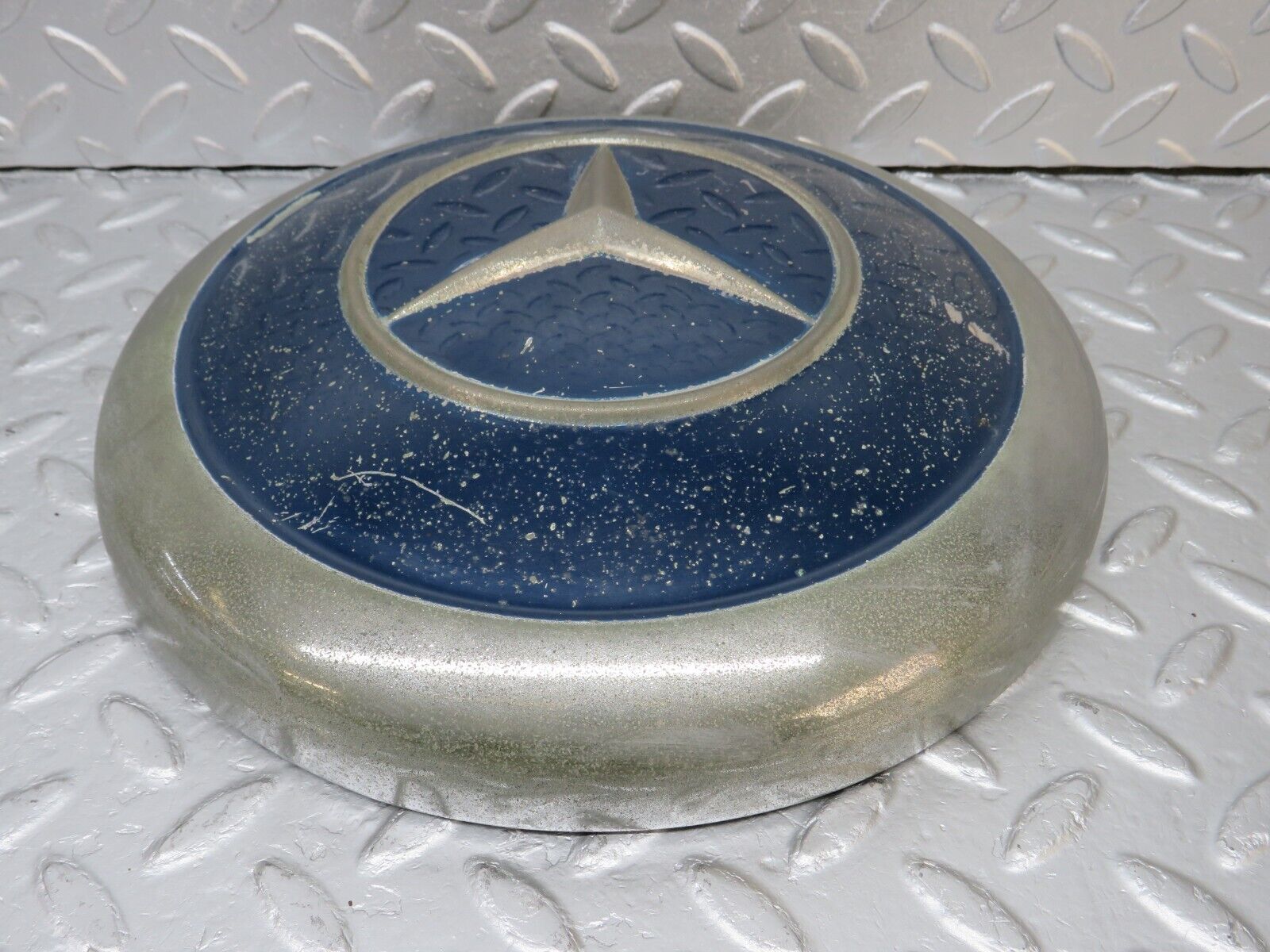 40353 Mercedes-Benz W110 230 Chrome Wheel Hub Cap