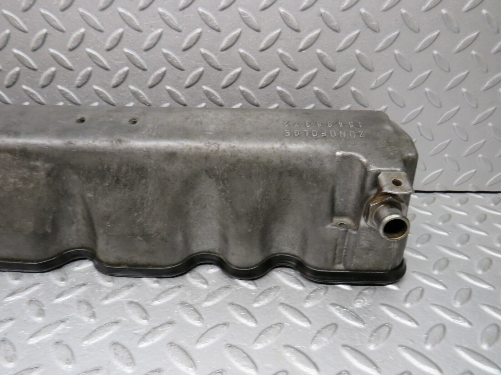 37635 Mercedes-Benz W109 300SEL Cylinder Head Valve Cover Right 1160161905