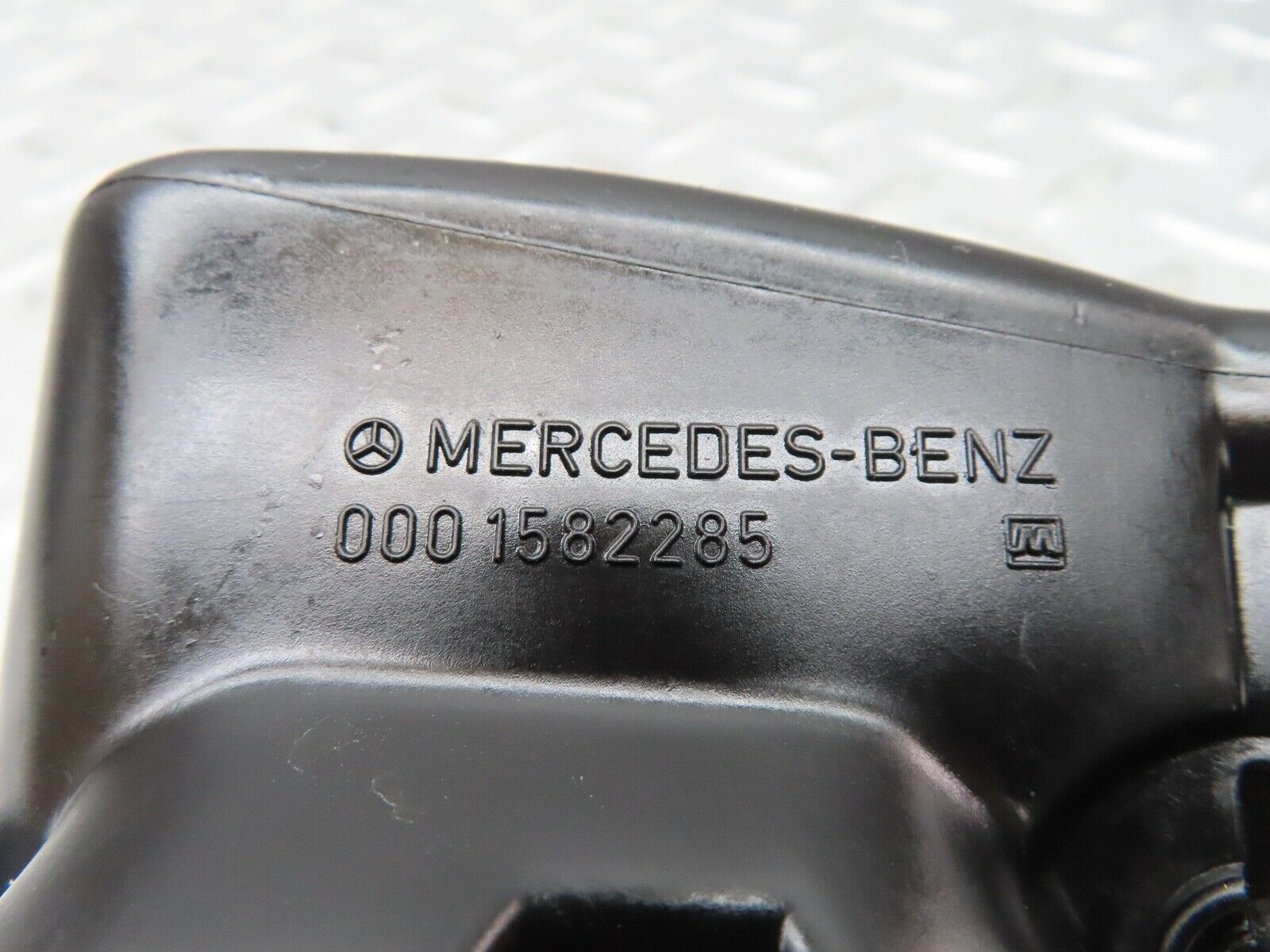 17128 Mercedes-Benz R129 300SL Coupe Ignition Coil Cover Cap 0001582285