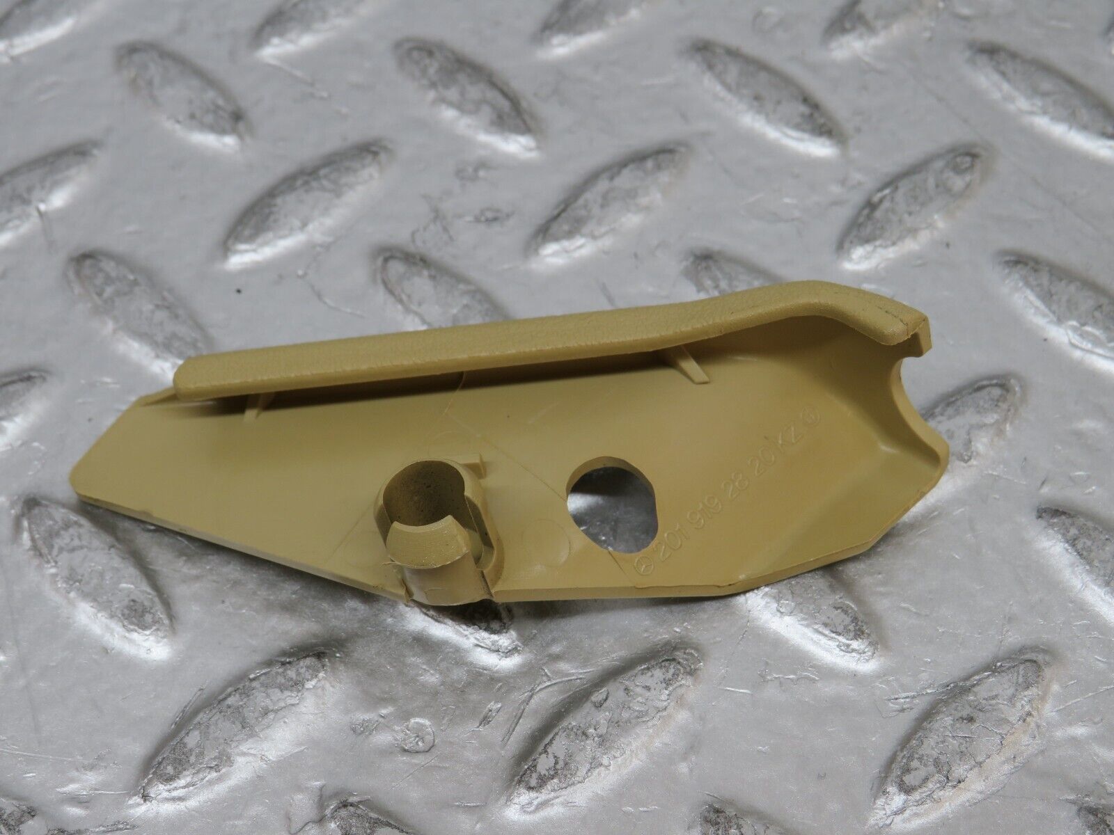 26706 Mercedes-Benz C124 220CE Coupe Right Seat Trim Beige 2019192820