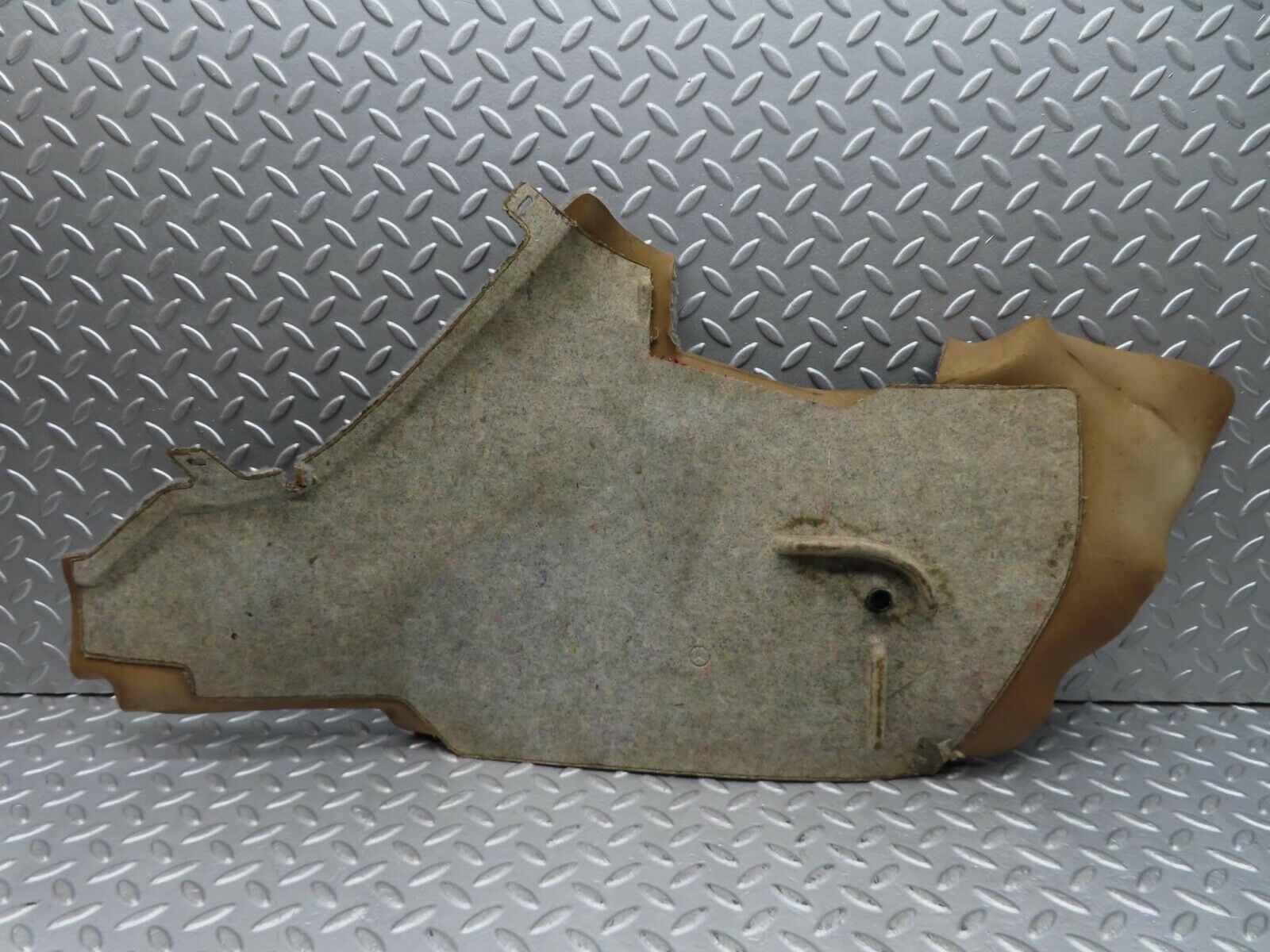 16524 Mercedes-Benz W124 260E Centre Console Carpet Left Side Grey