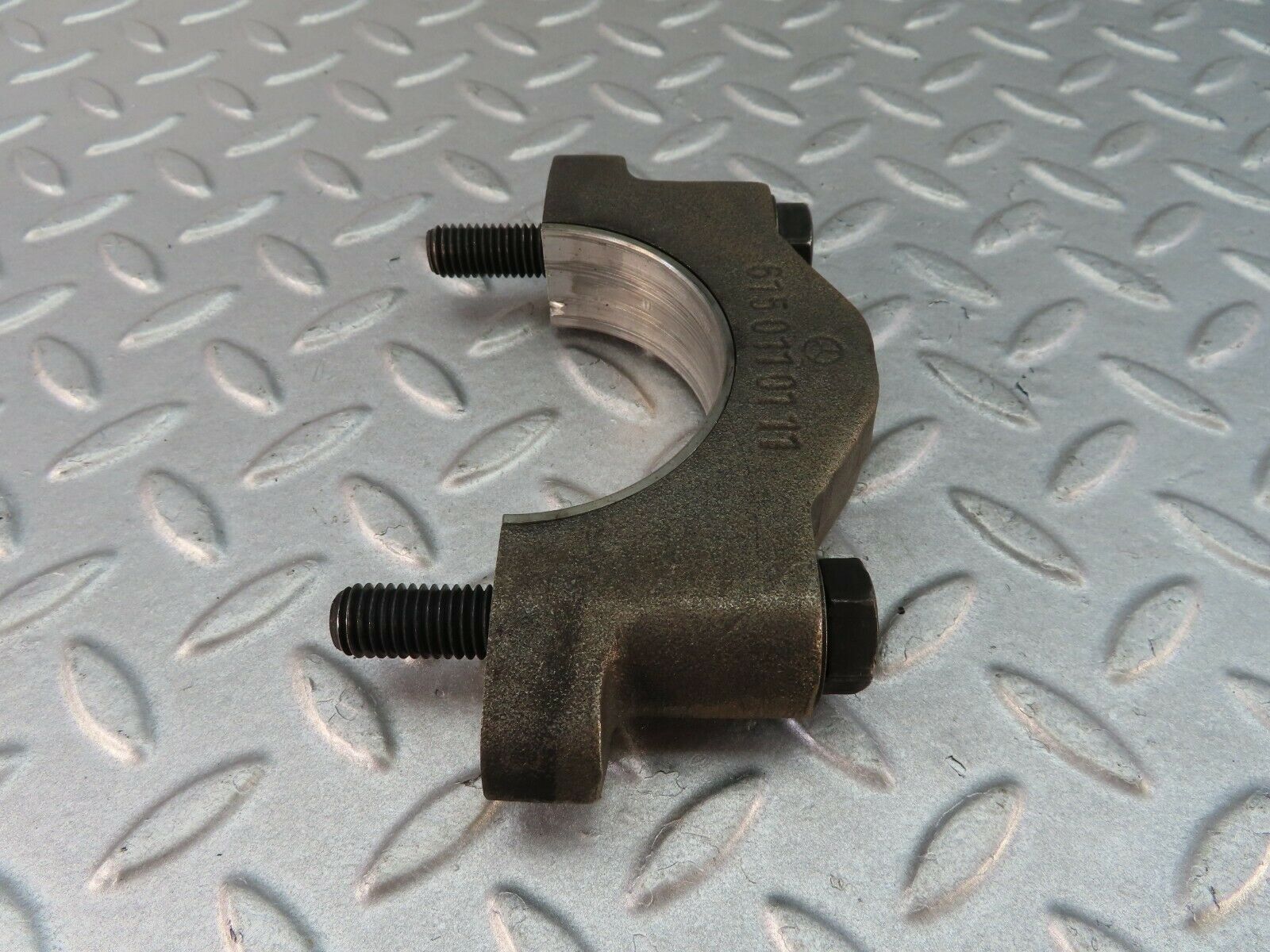 8025 Mercedes-Benz W115 220D Crankshaft Bearing Holder Block 6150110111