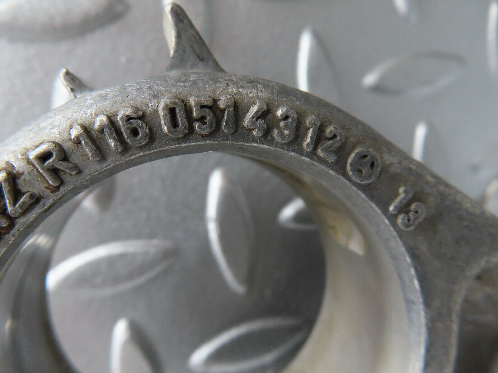 17723 Mercedes-Benz W116 450SEL Camshaft Tower Bearing 1160514312