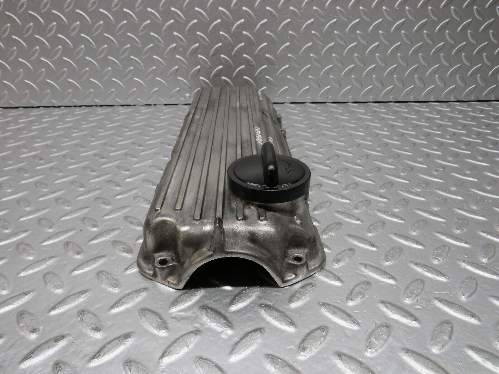 30151 Porsche 924 Rocker Cover 047103475