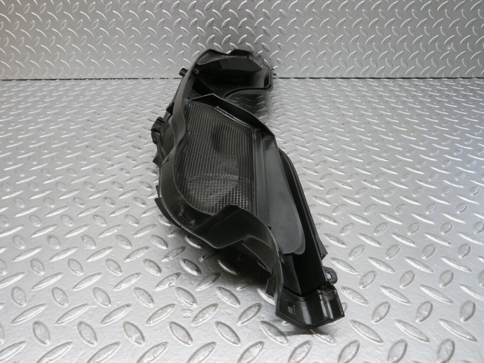 28943 Mercedes-Benz C124 320CE Coupe Wiper Arm Grill Cover Panel 1246203078