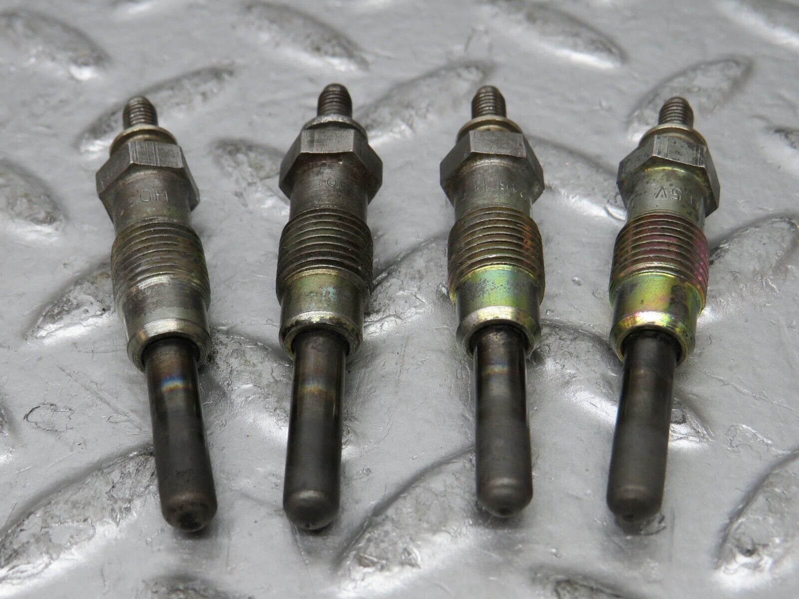 26996 Mercedes-Benz W123 240D Glow Plug Set Bosch