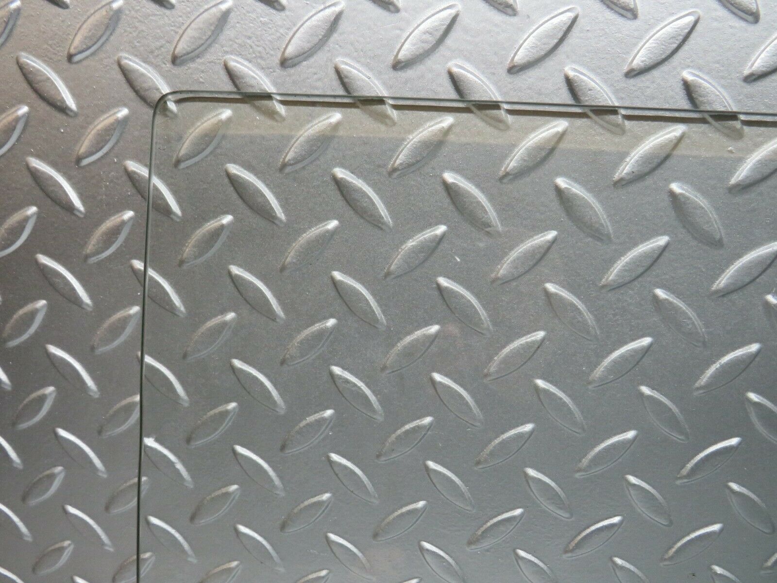 24589 Mercedes-Benz W108 Door Window Glass Rear Right