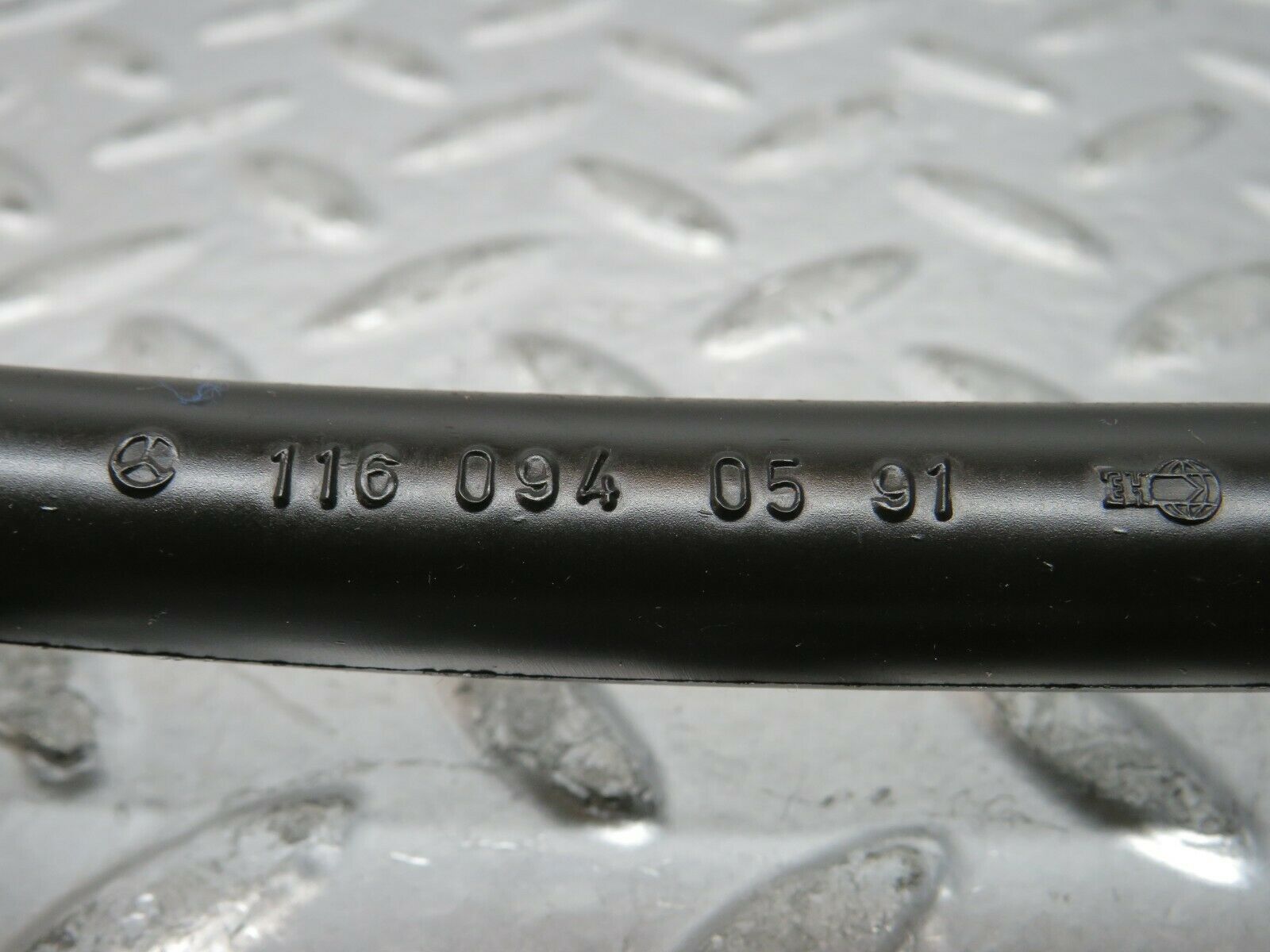 23340 Mercedes-Benz W116 350SE Crankcase Breather Hose 1160940591