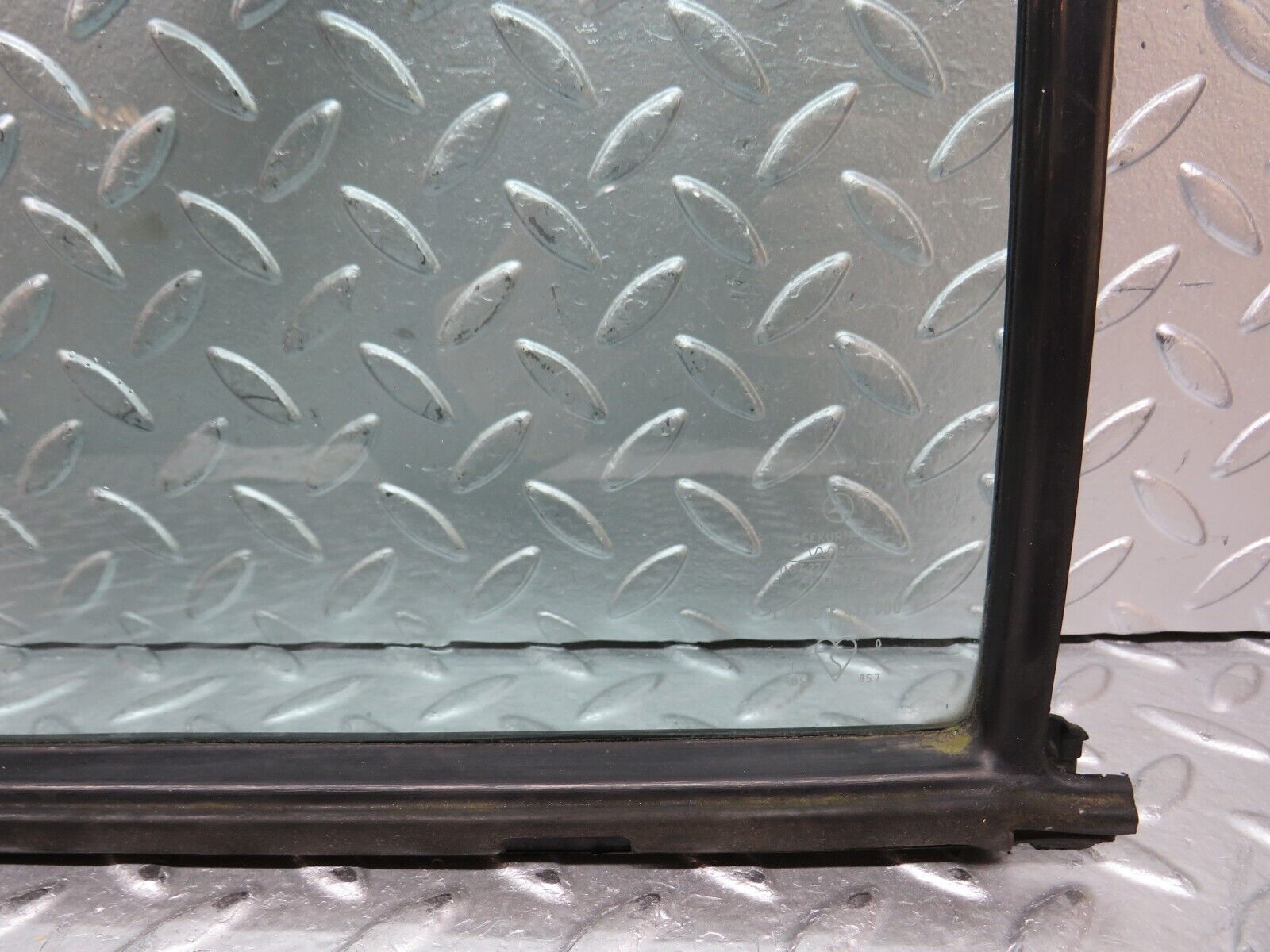 27891 Mercedes-Benz W123 280E Rear Right Quarter Window Glass