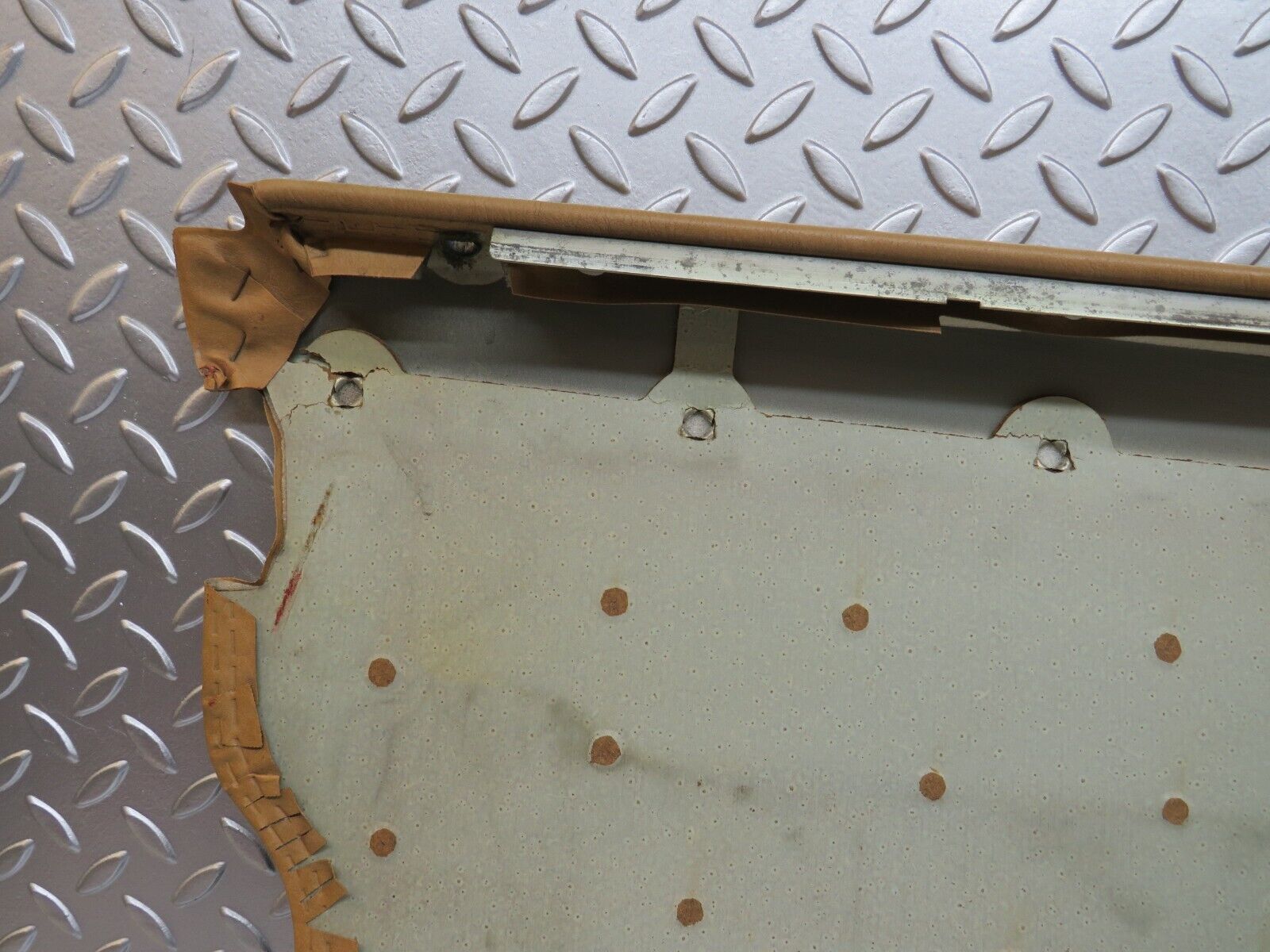 25467 Mercedes-Benz W123 200 Front Right Door Card Palomino