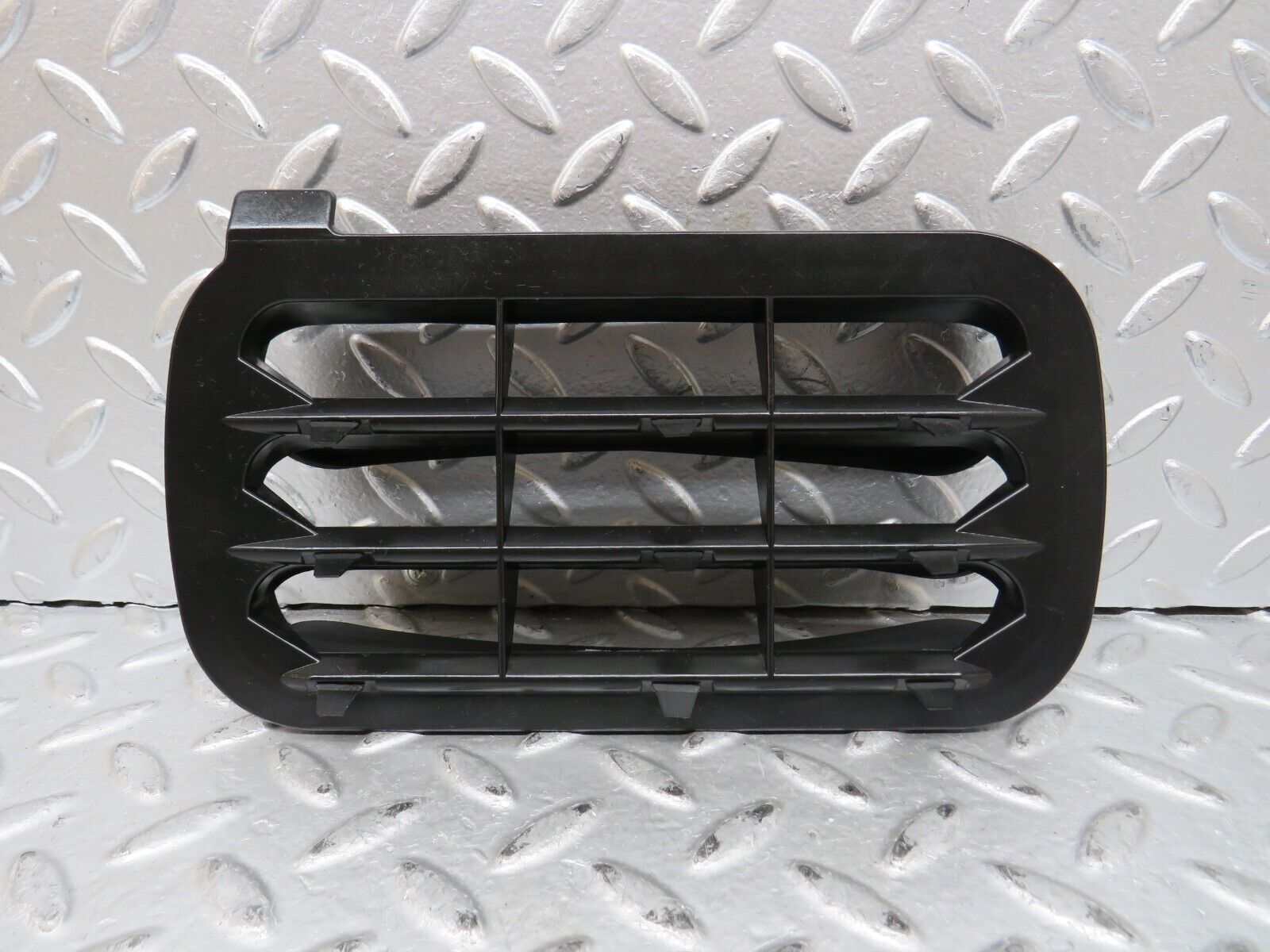 27579 Mercedes-Benz S124 300TE Wagon Air Intake Vent 1248370230