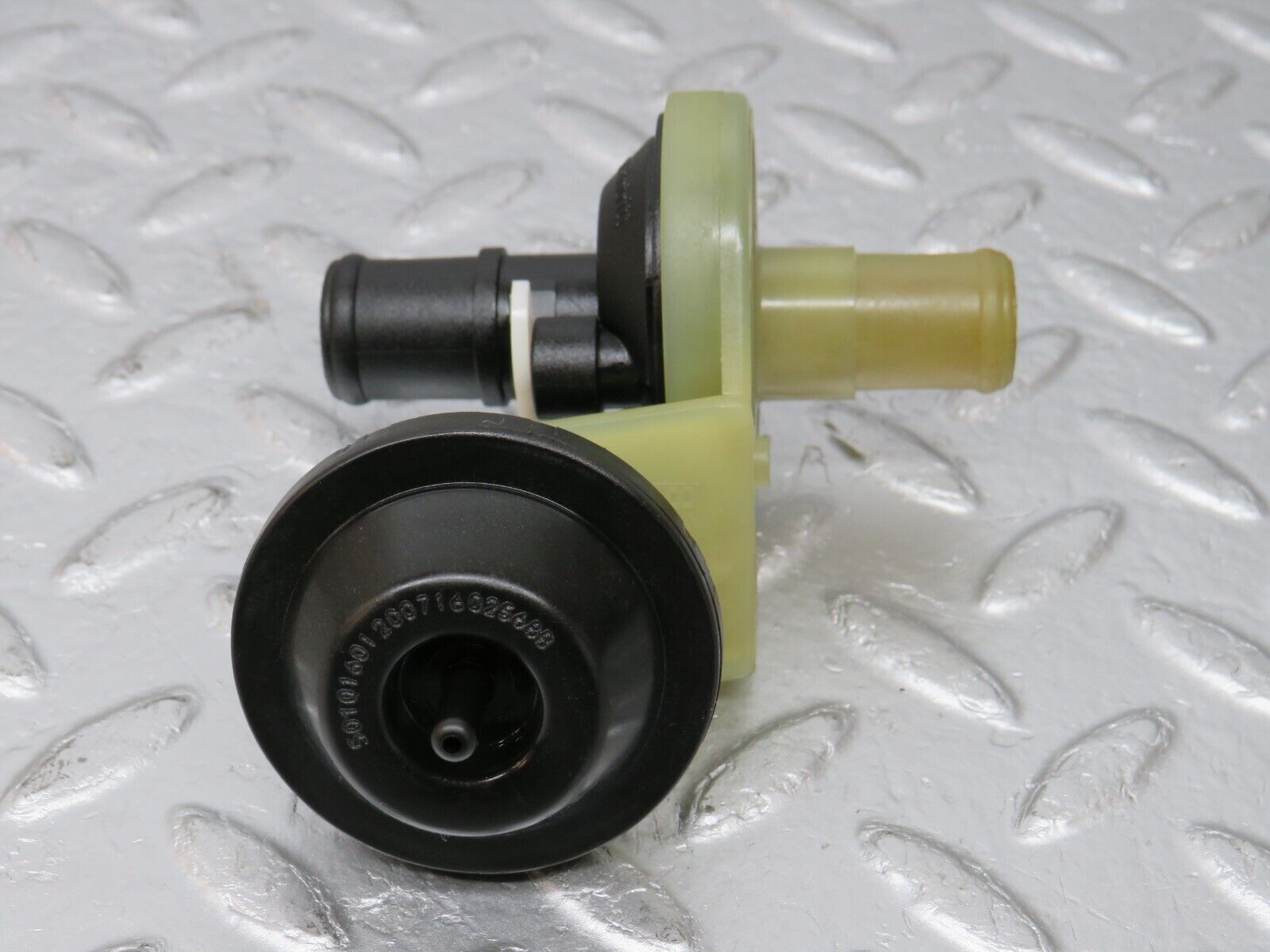 33621 Mercedes-Benz W201 190E 2.0L Heater Control Valve