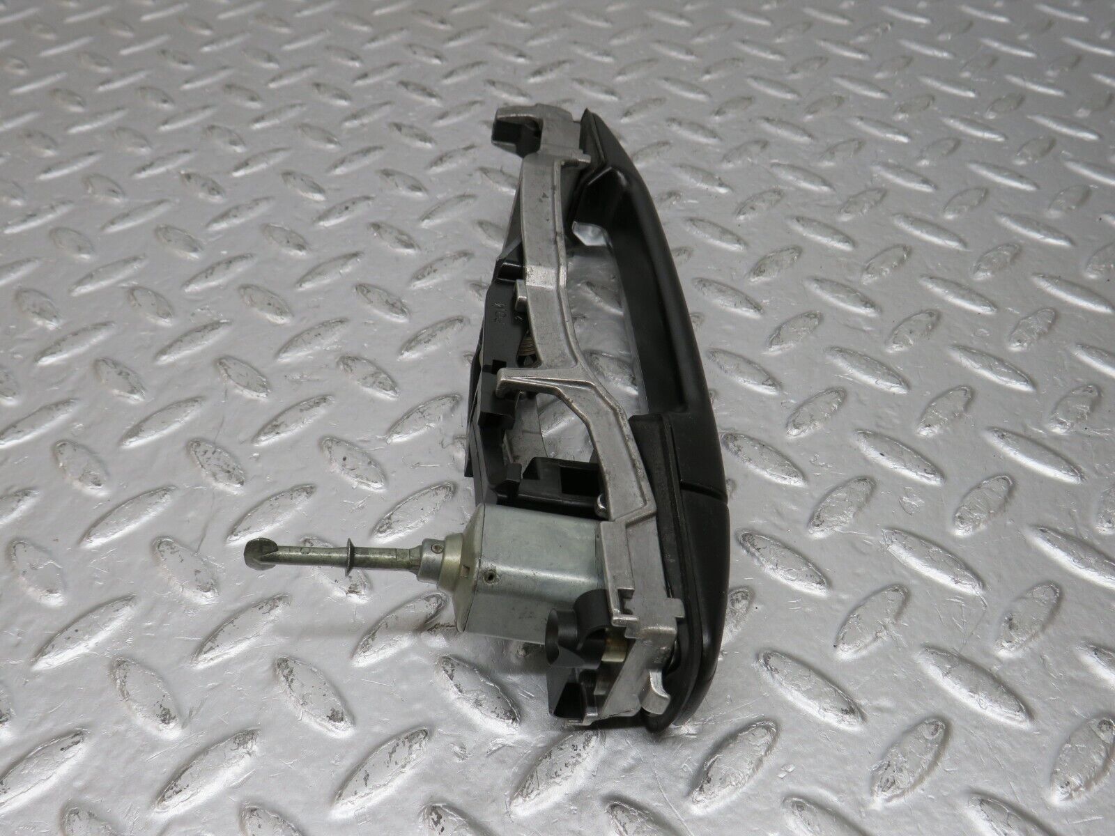 33419 Mercedes-Benz W202 C180 Front Left Exterior Door Handle No Key
