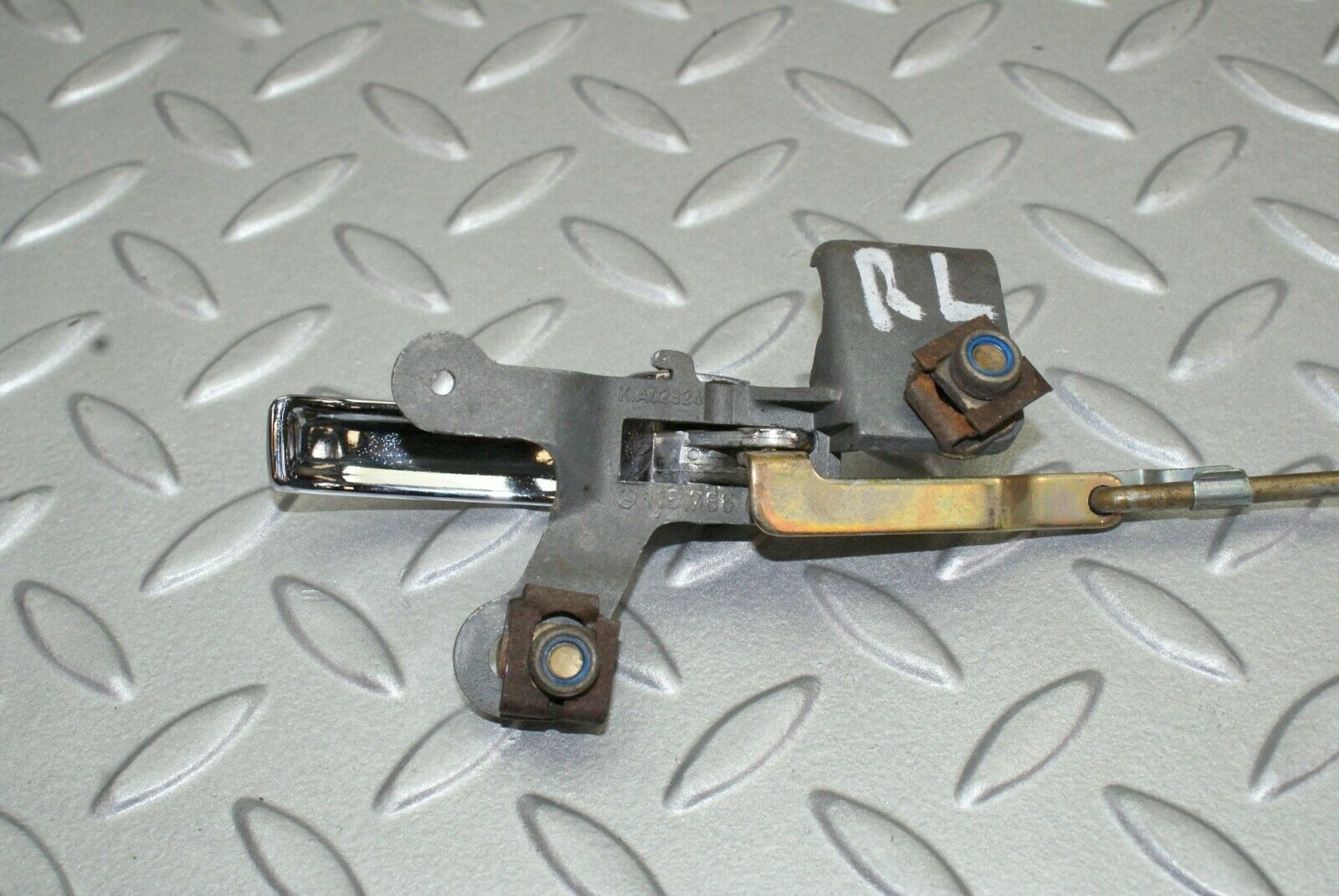 2640 Mercedes-Benz W116 350SE Chrome Door Handle Left 1157660119