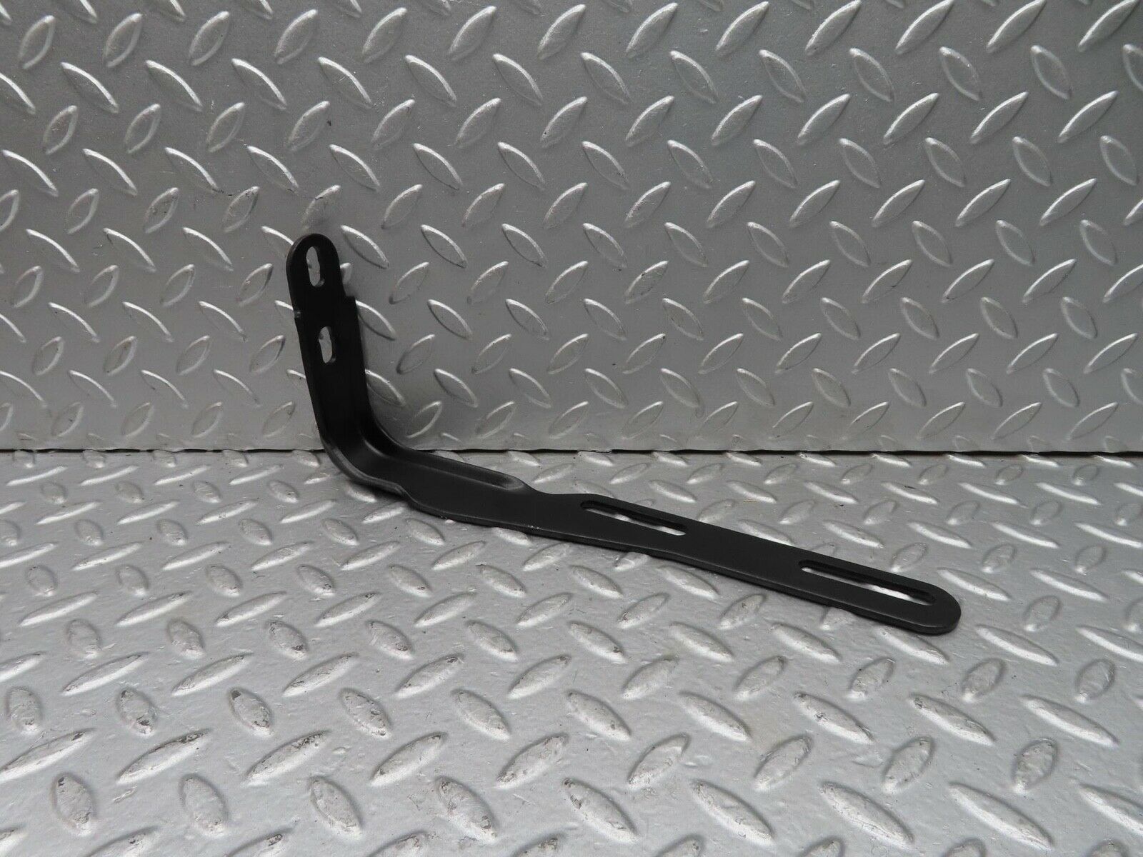 15117 Mercedes-Benz W140 S320 Downpipe Exhaust Bracket