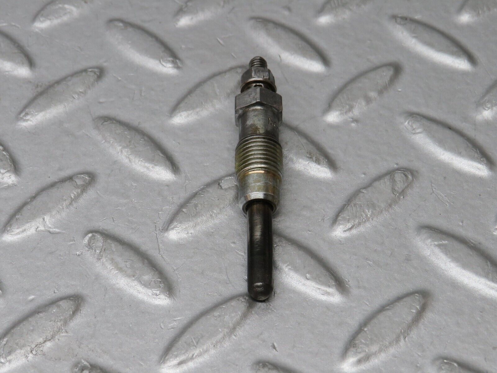 35889 Mercedes-Benz 240D OM616.912 Glow Plug NGK Y-902R