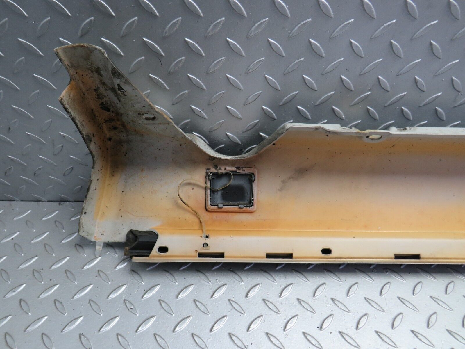 30251 Mercedes-Benz W124 230E Side Skirt Right Side 1246902440