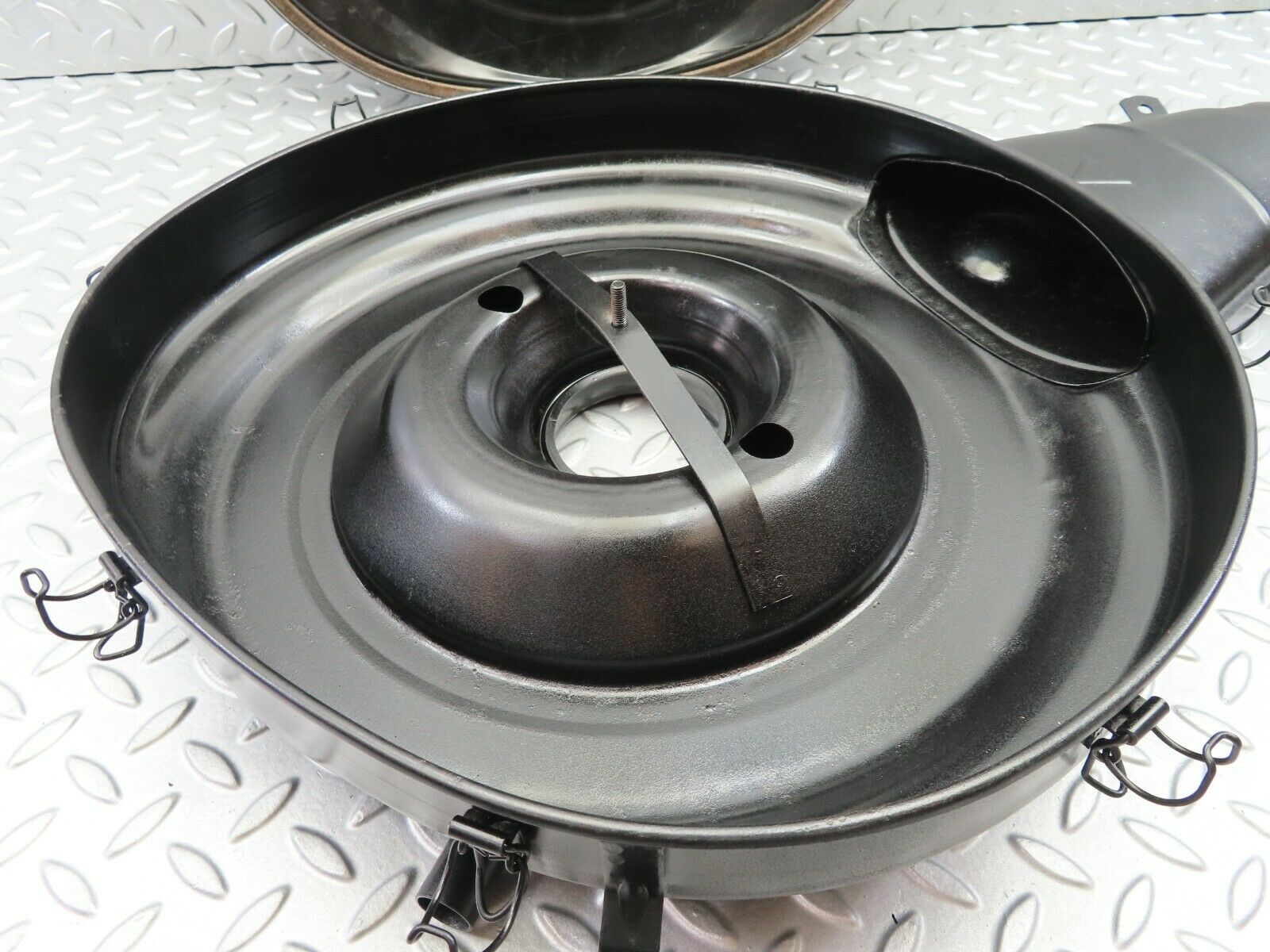 7058 Mercedes-Benz C107 350SLC Coupe Air Filter Housing Box 0070942702