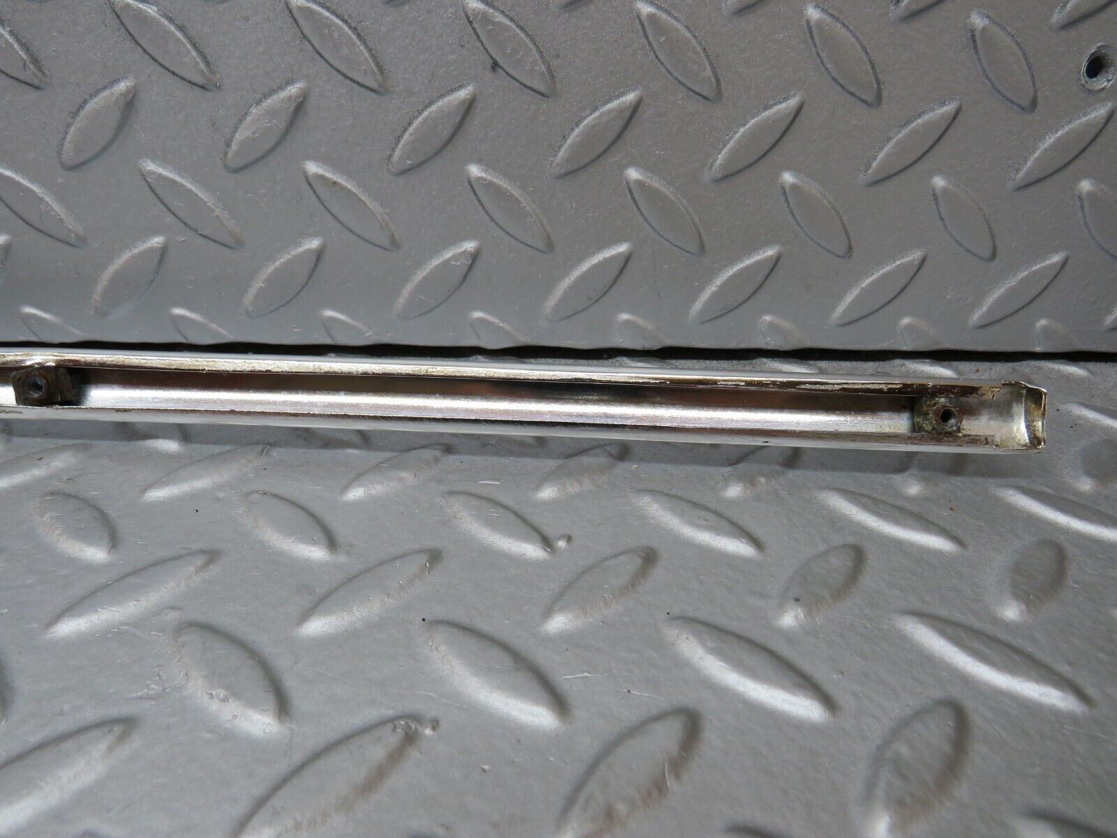 36952 Mercedes-Benz C126 420SEC Coupe Trunk Lid Handle Chrome