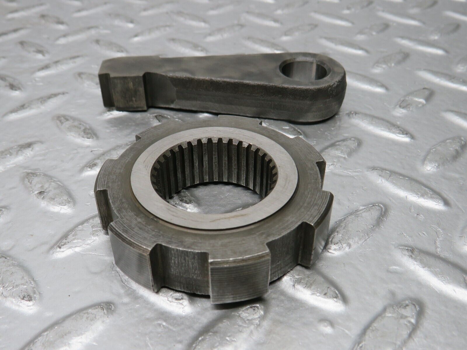 30222 Mercedes-Benz W123 230E Auto Gearbox Parking Gear 722.122