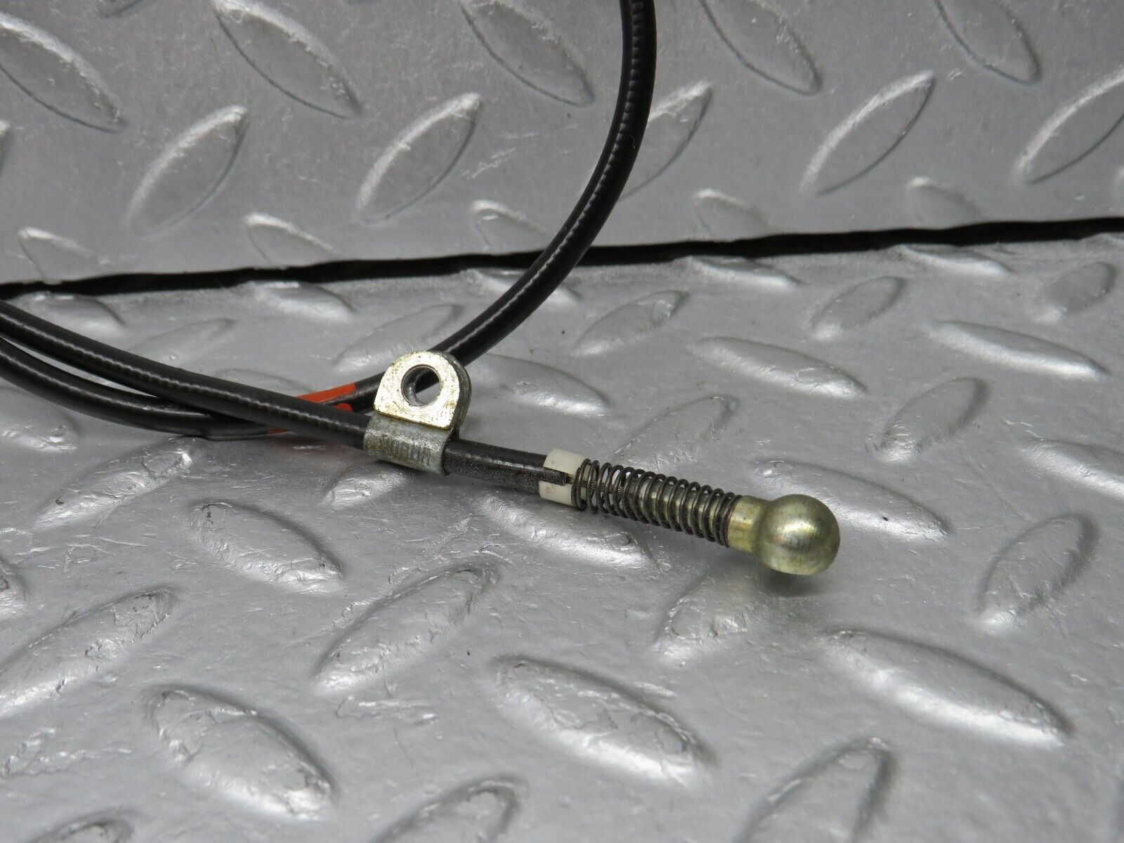 38996 Mercedes-Benz W201 190E 2.6L Gearbox Cable 2012670164