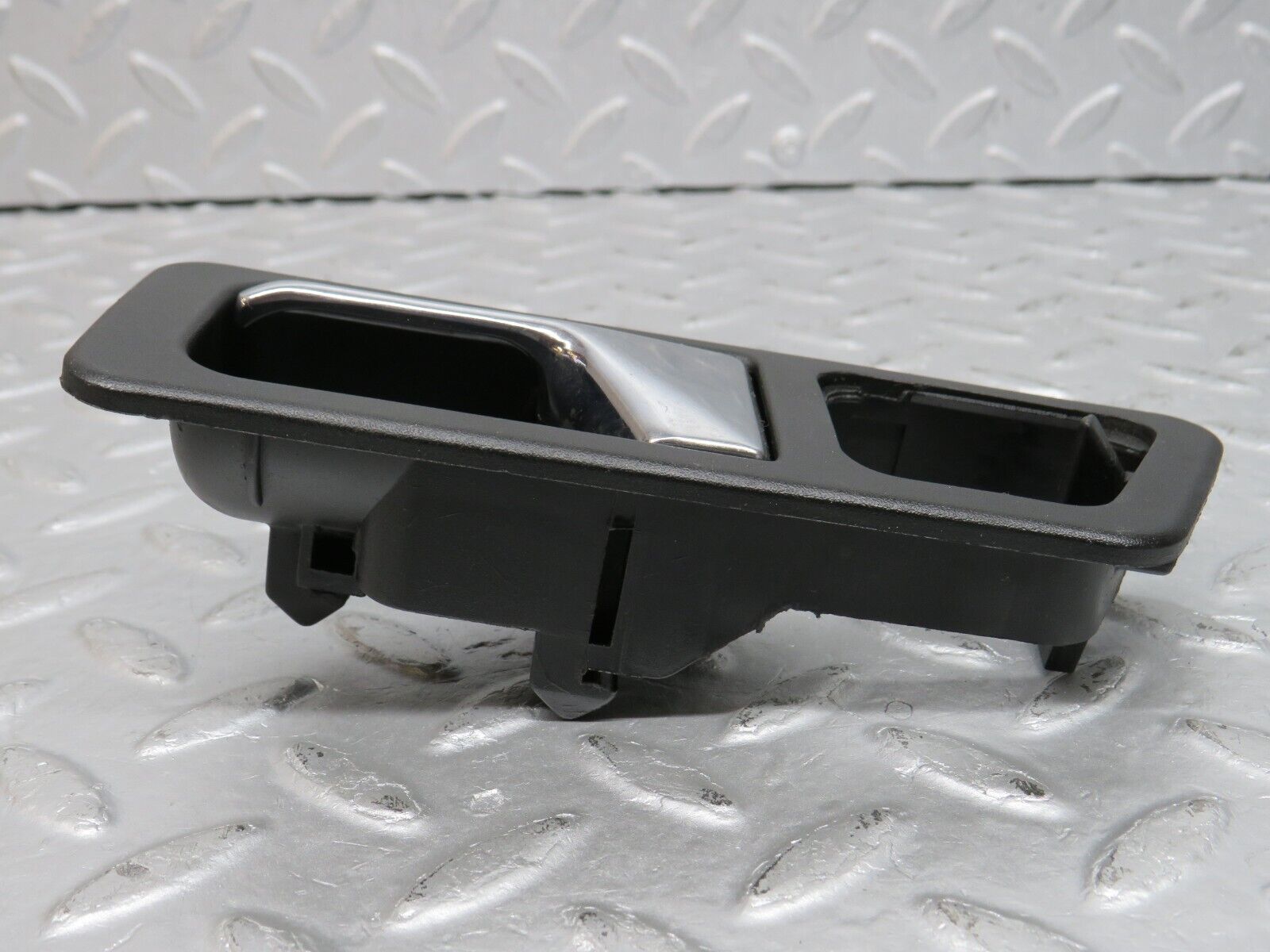 38725 Mercedes-Benz W201 190E 2.6L Rear Left Interior Door Handle 2017660164