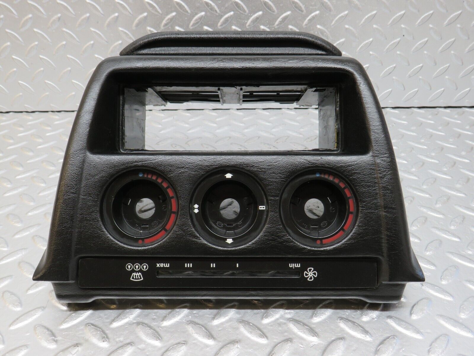 33570 Mercedes-Benz W201 190E 2.0L Centre Console Heater Control Panel 2016830275