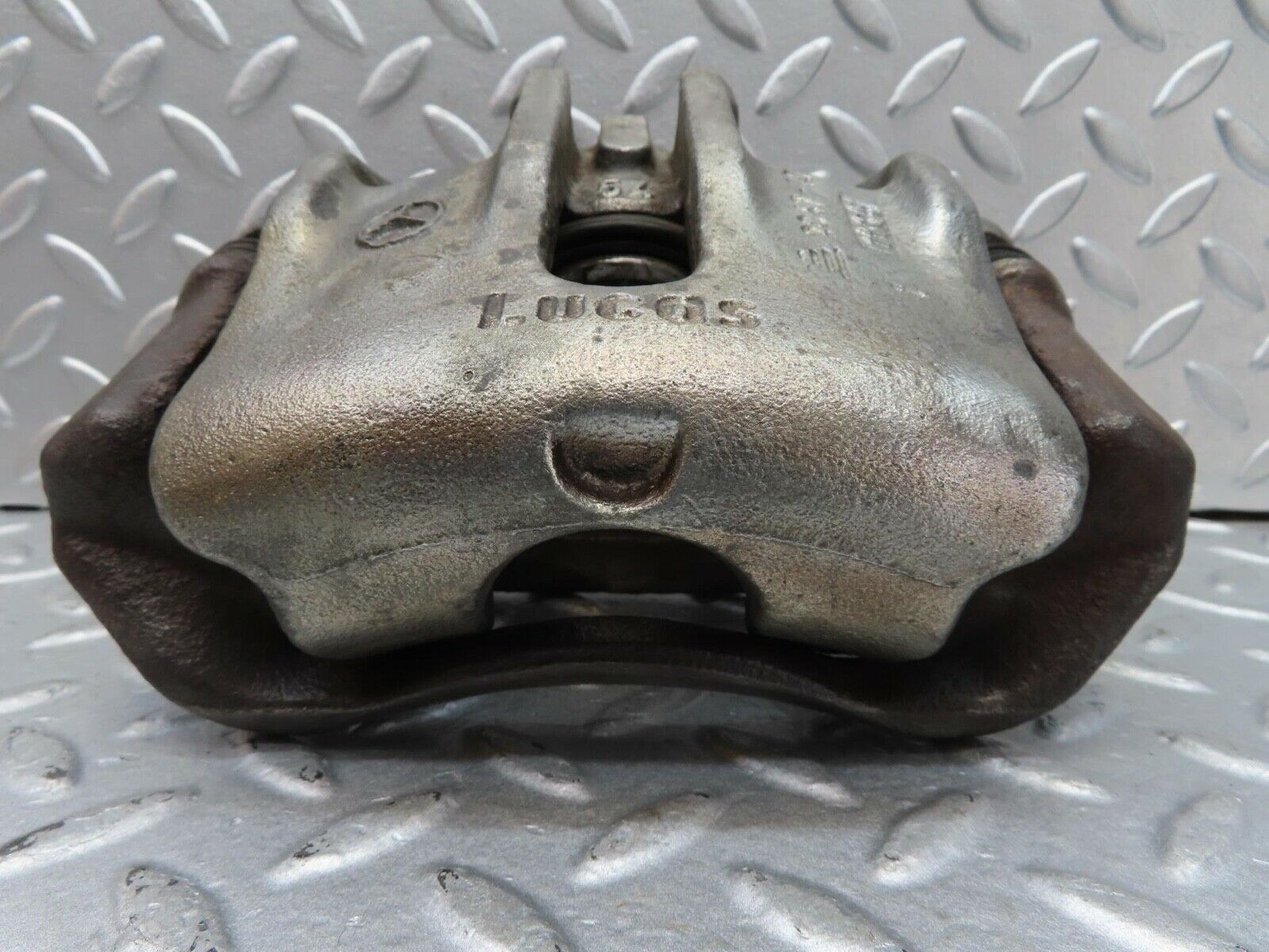 16447 Mercedes-Benz W124 260E Front Left Brake Caliper Lucas 54