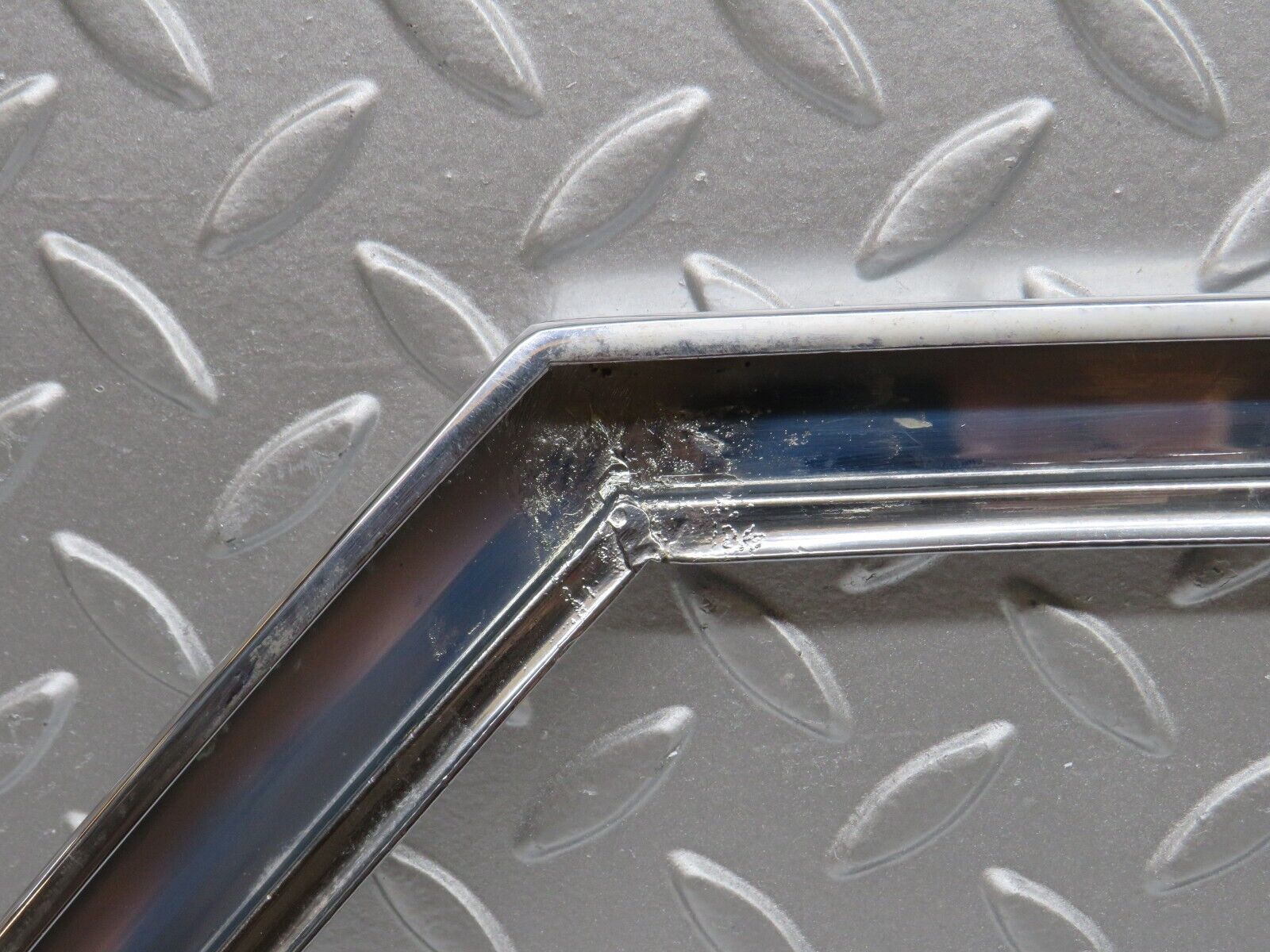 37316 Mercedes-Benz W109 300SEL Front Right Door Chrome Window Frame