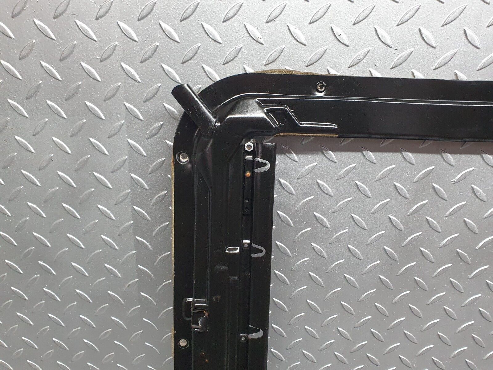 41142 Mercedes-Benz W126 300SE Power Sunroof Frame