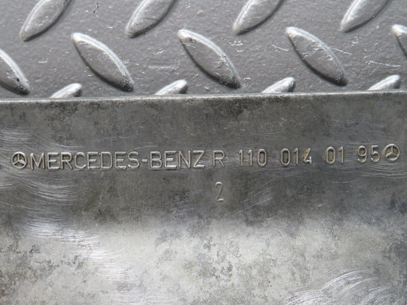 27985 Mercedes-Benz W123 280E Gearbox Support 1100140195