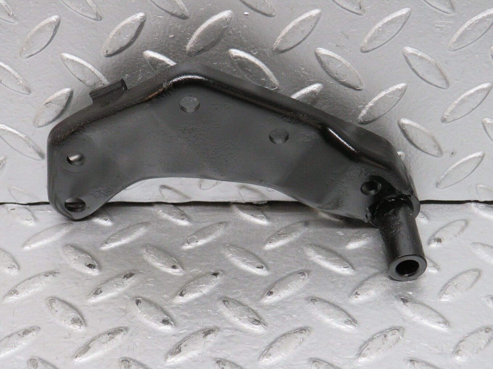 32128 Mercedes-Benz W123 230E Alternator Generator Bracket